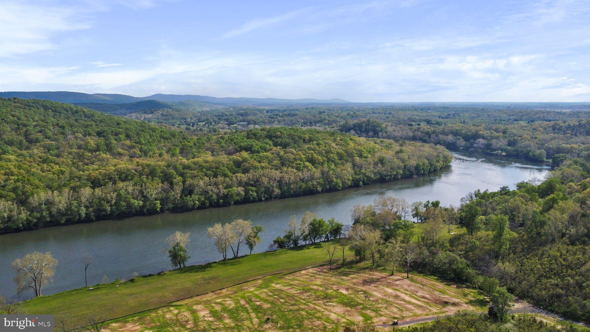RIVERSIDE ACRES - Residential