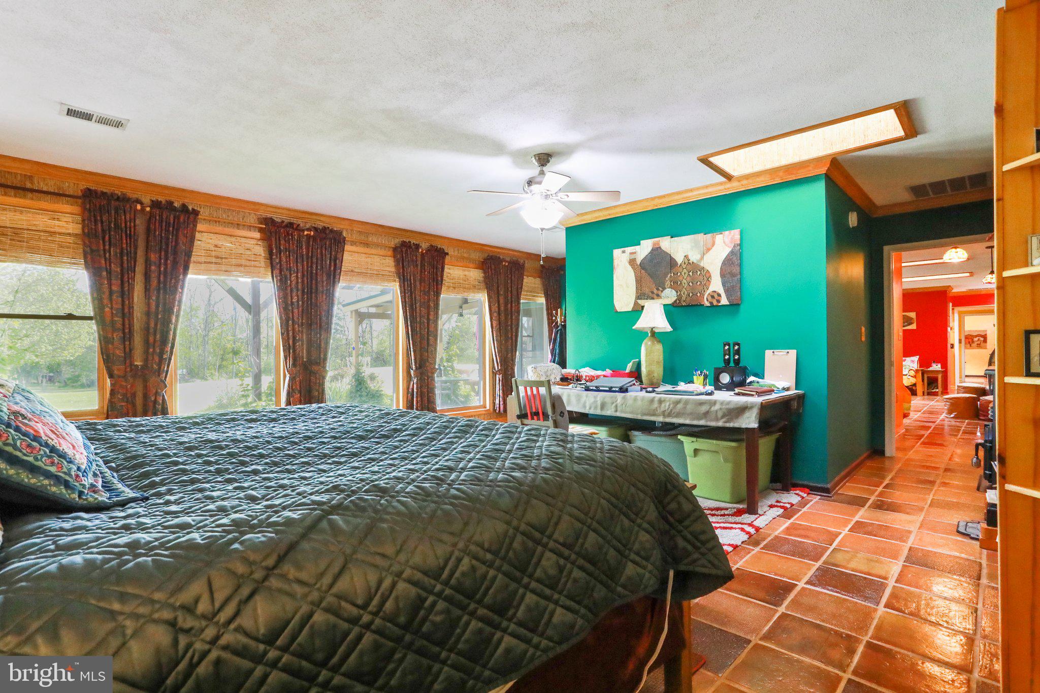 RIVERSIDE ACRES - Residential