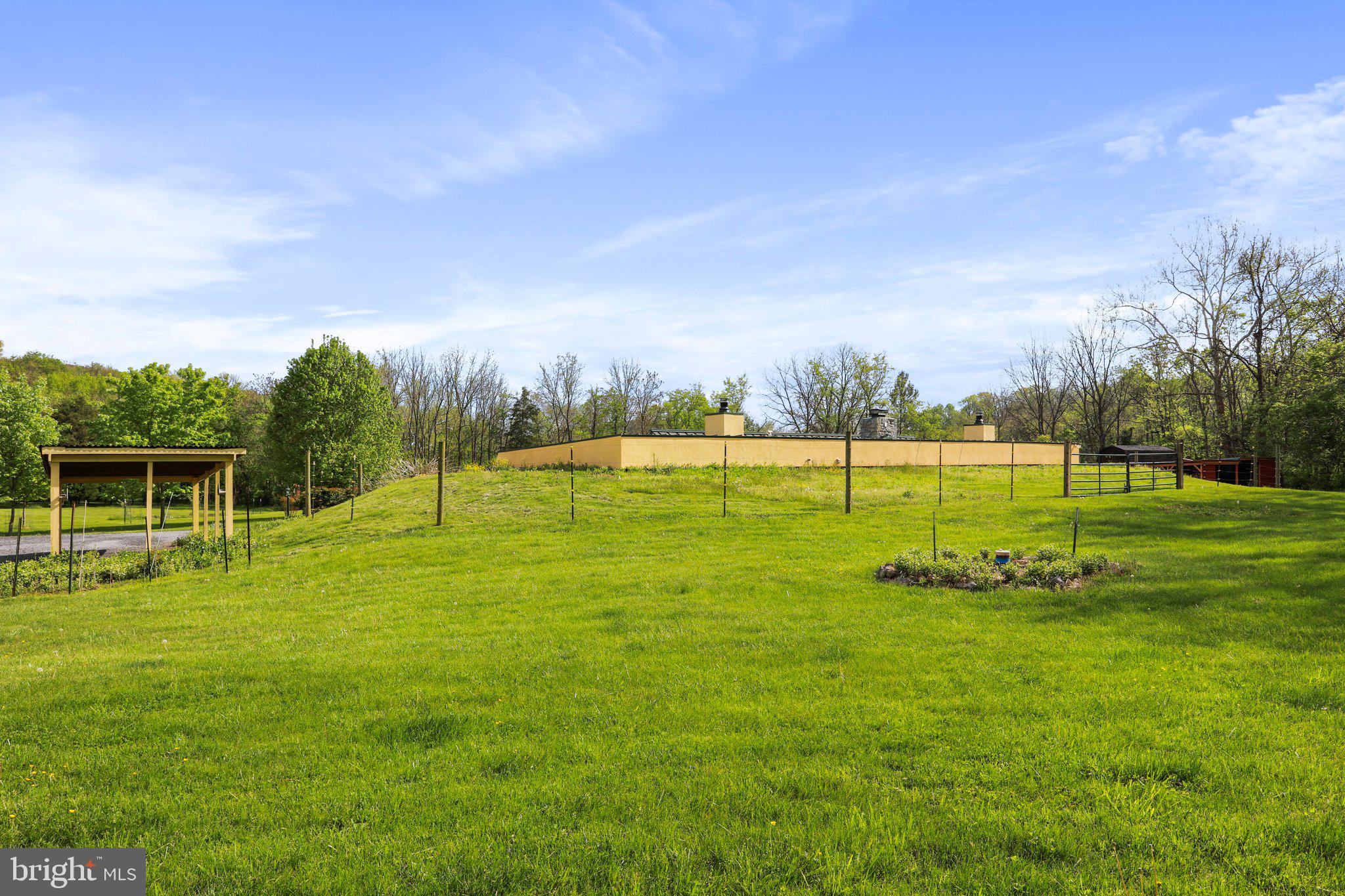 RIVERSIDE ACRES - Residential