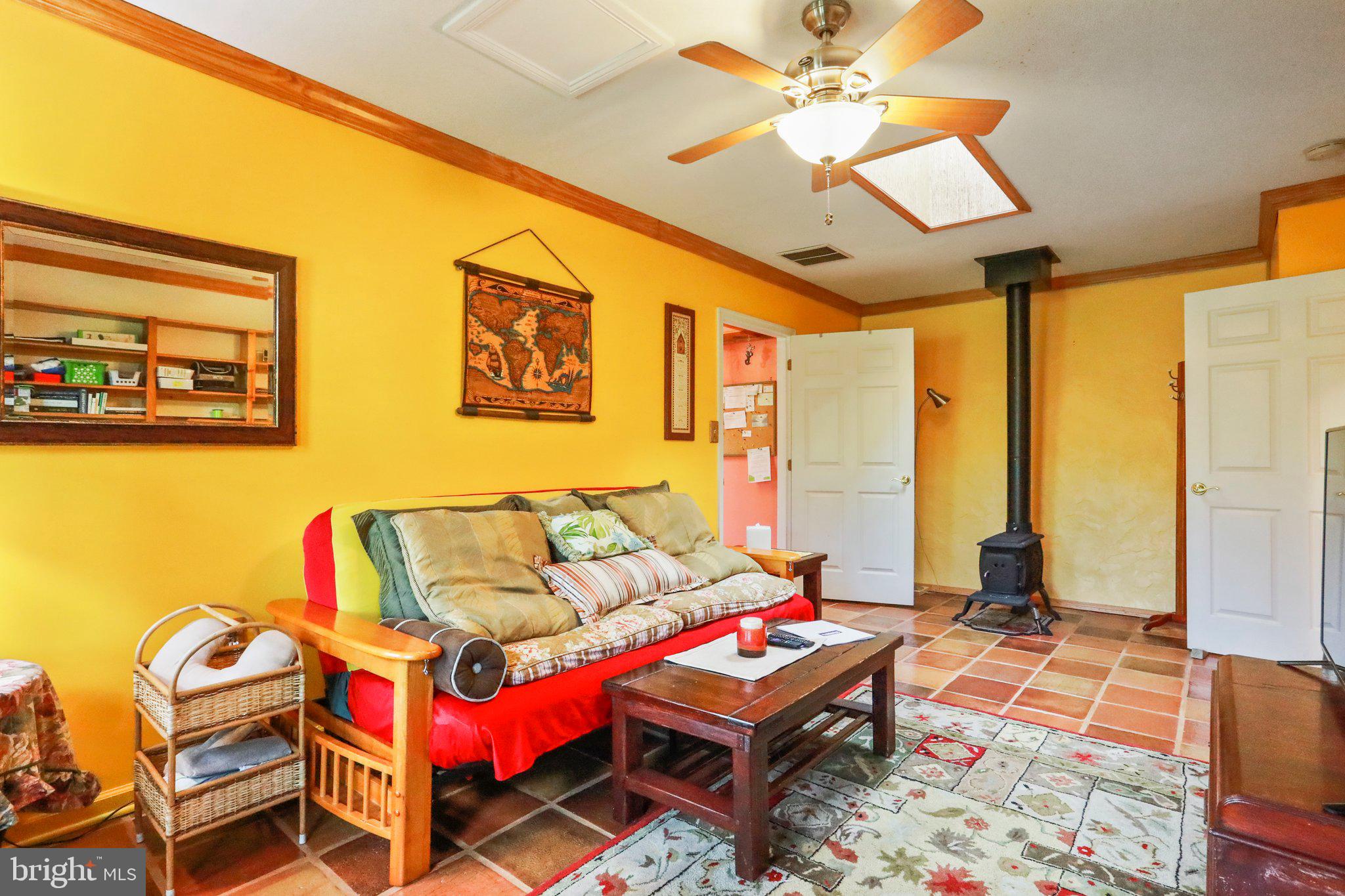 RIVERSIDE ACRES - Residential