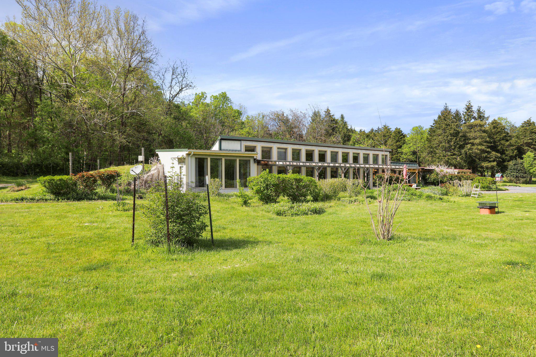 RIVERSIDE ACRES - Residential