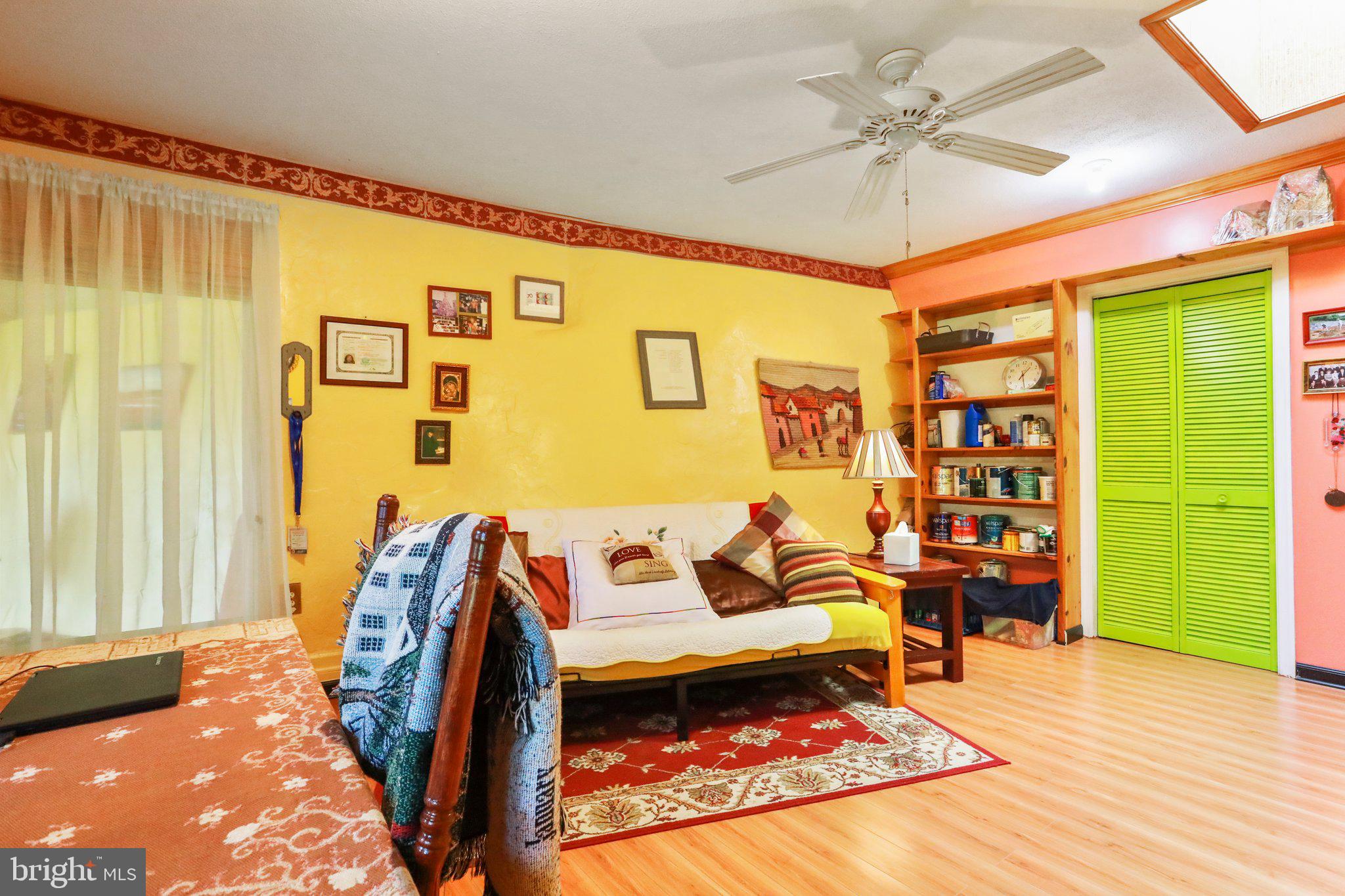 RIVERSIDE ACRES - Residential