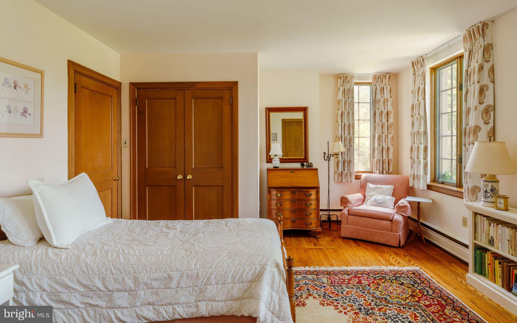 CHESTNUT HILL - Residential