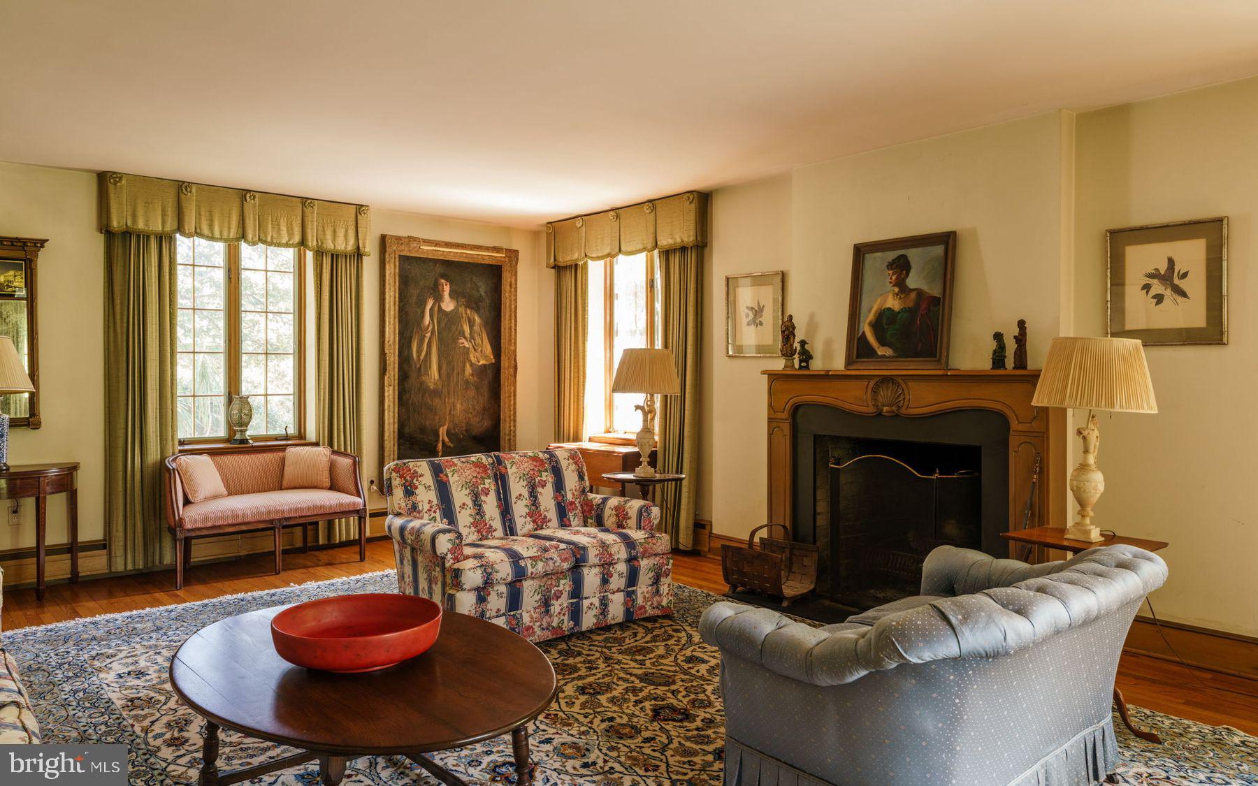 CHESTNUT HILL - Residential