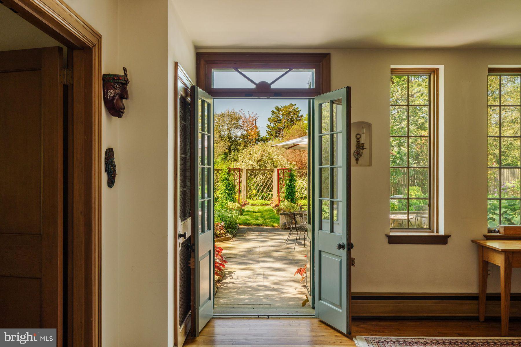 CHESTNUT HILL - Residential