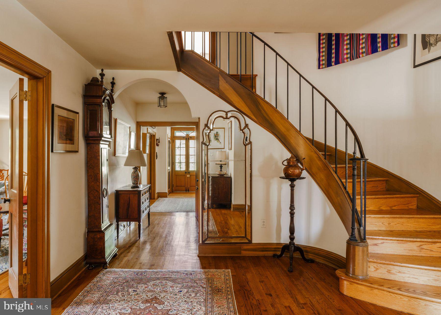 CHESTNUT HILL - Residential