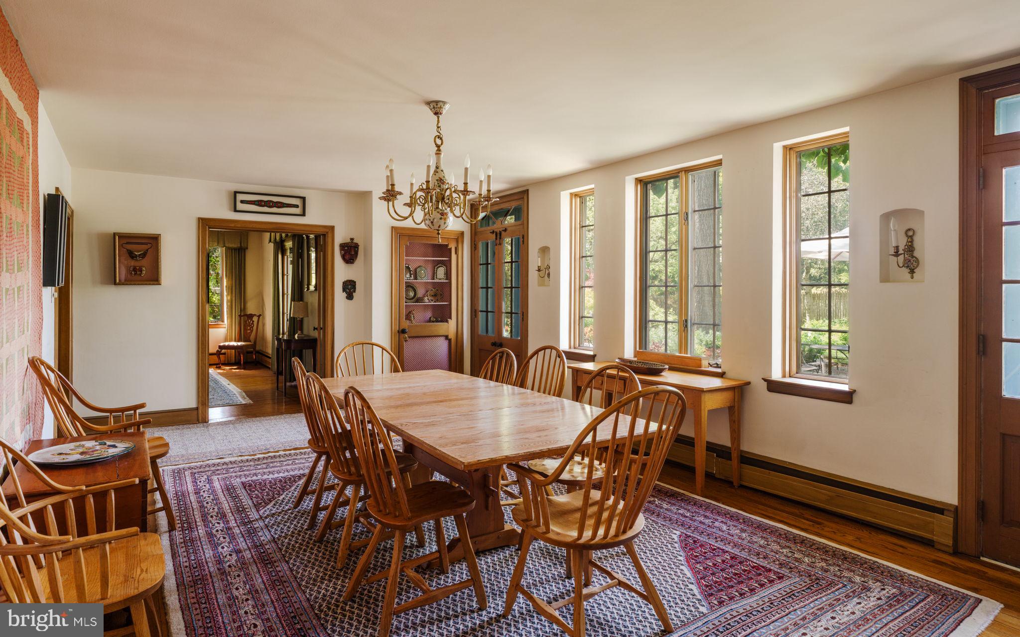 CHESTNUT HILL - Residential