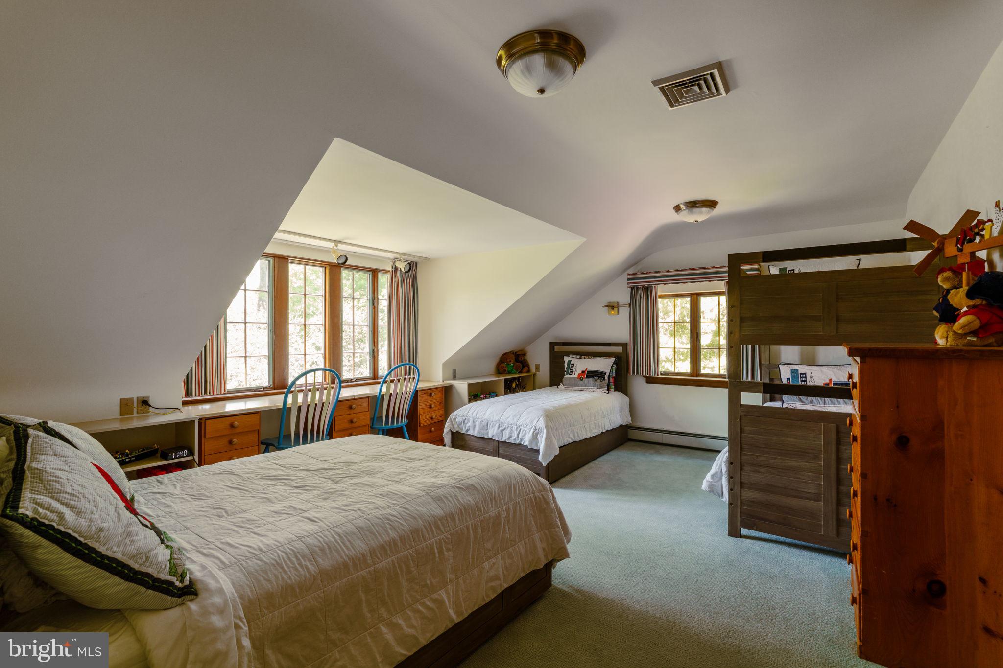 CHESTNUT HILL - Residential