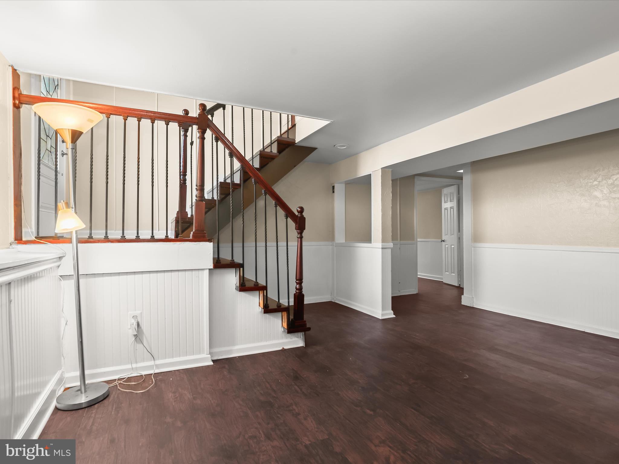 WOODLAND BEACH - Residential