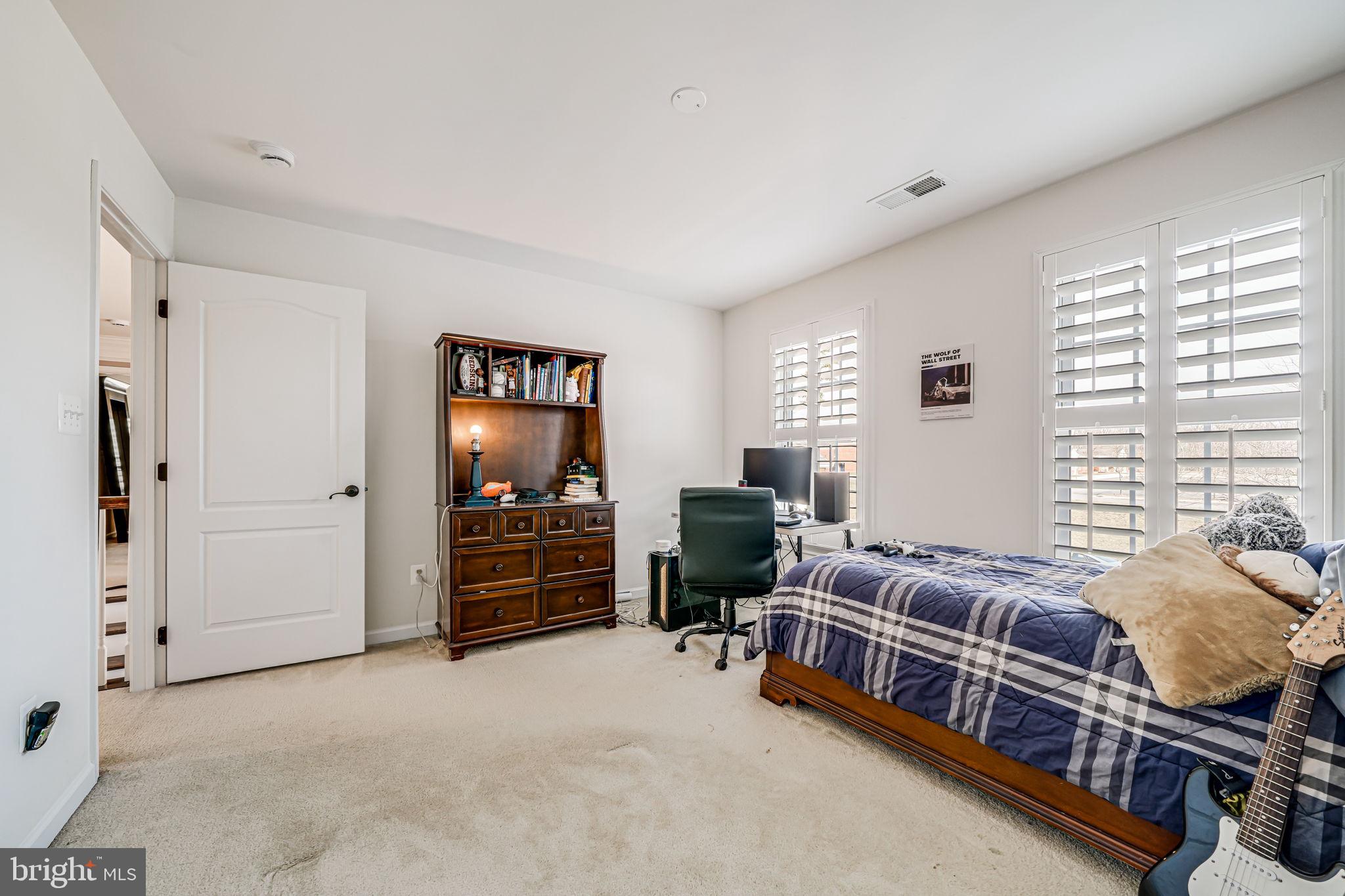 SOUTH RIDING - Residential