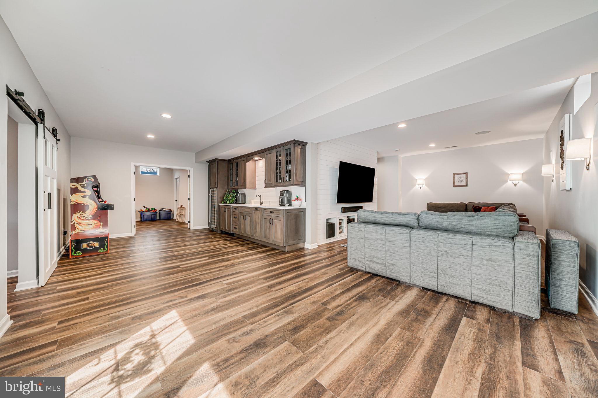 SOUTH RIDING - Residential