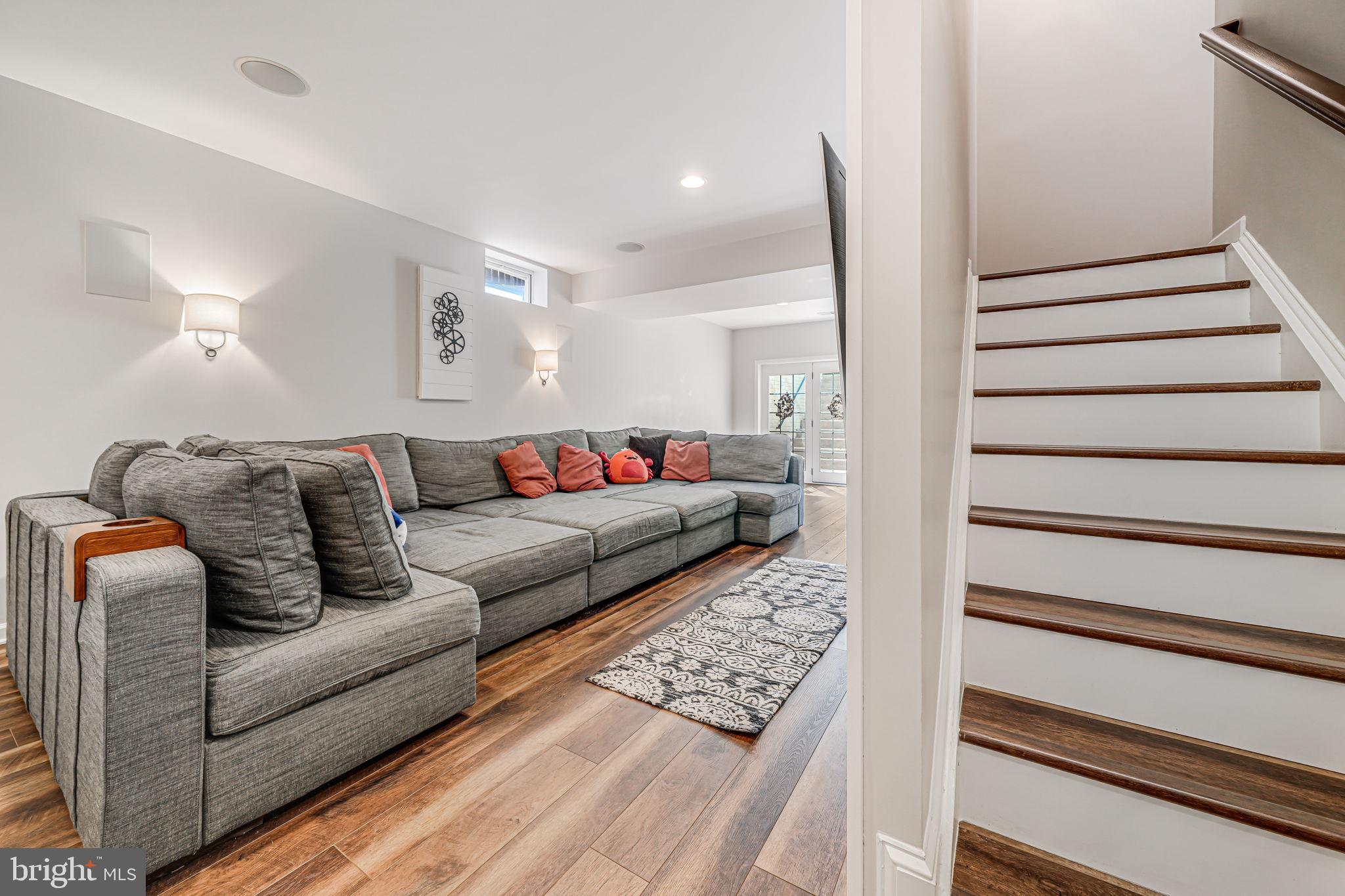 SOUTH RIDING - Residential