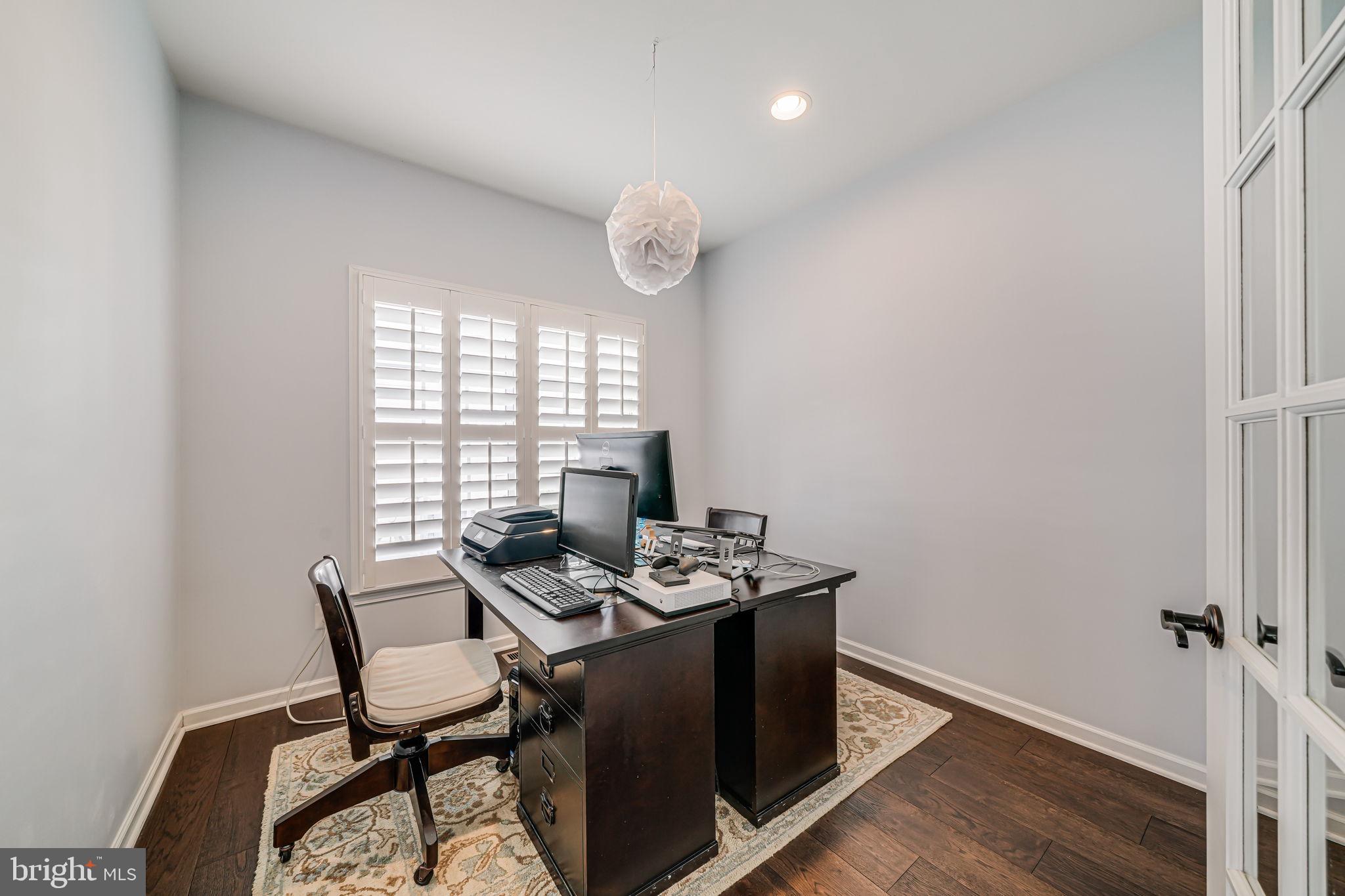 SOUTH RIDING - Residential