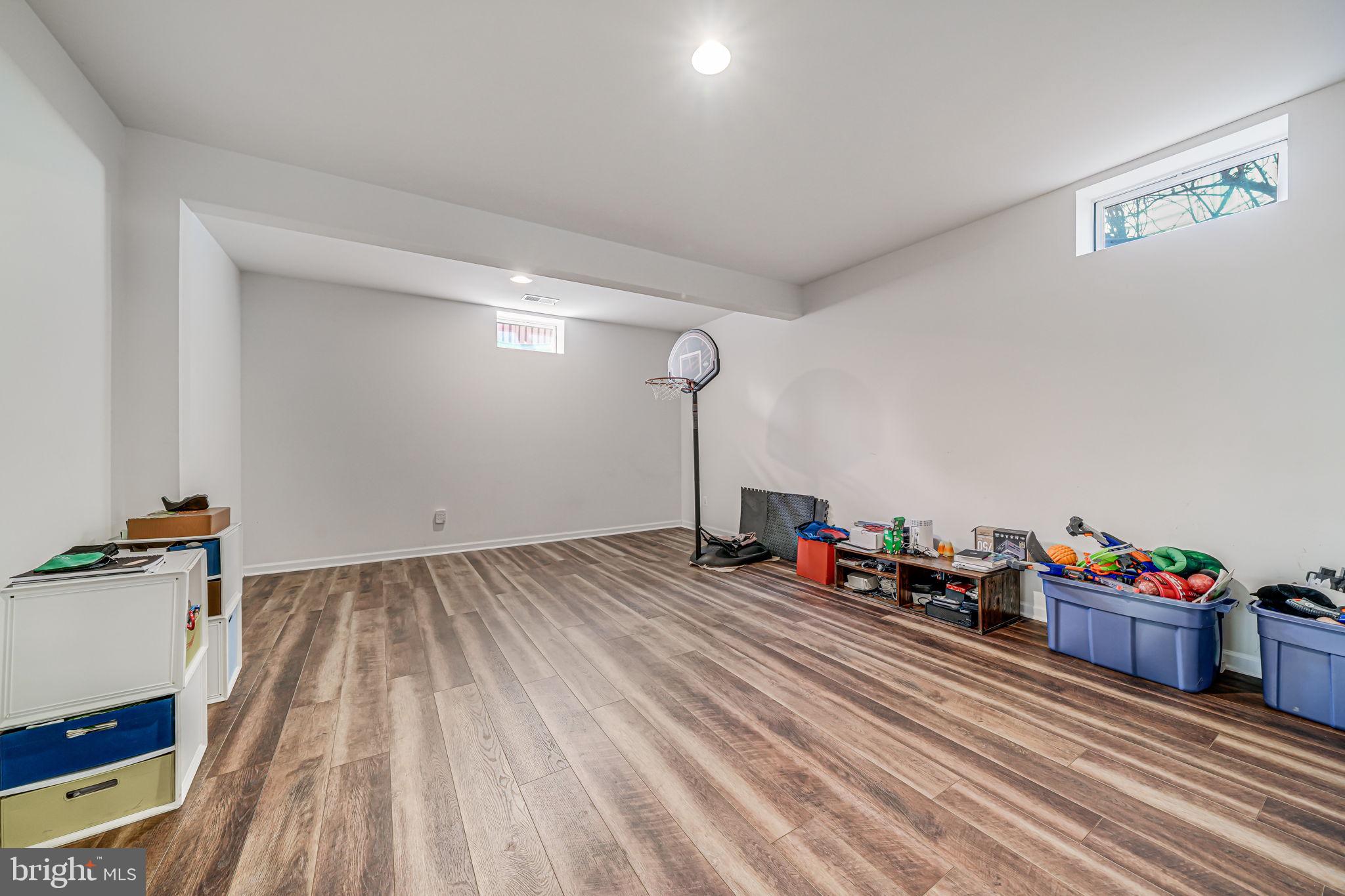 SOUTH RIDING - Residential