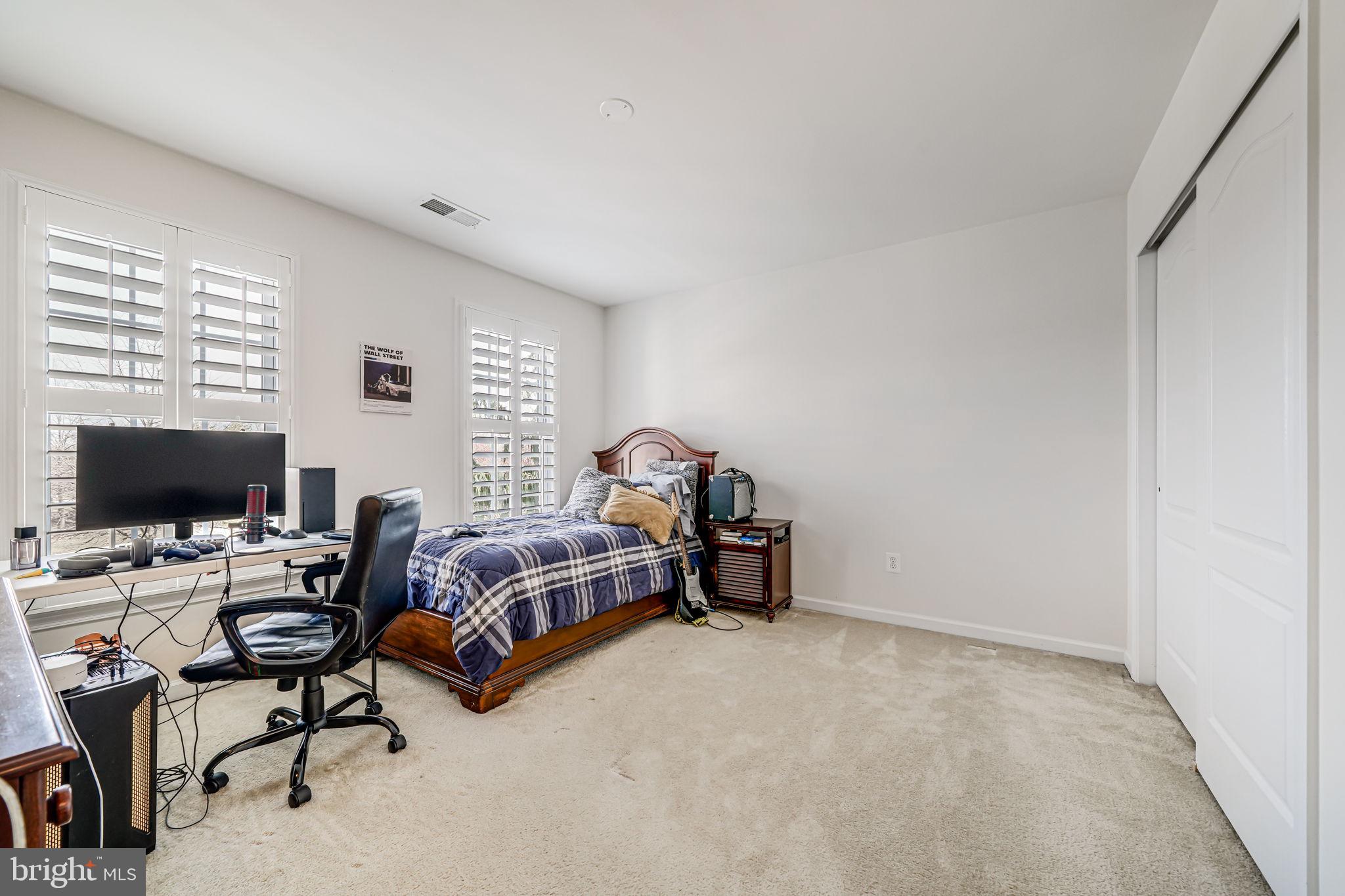 SOUTH RIDING - Residential