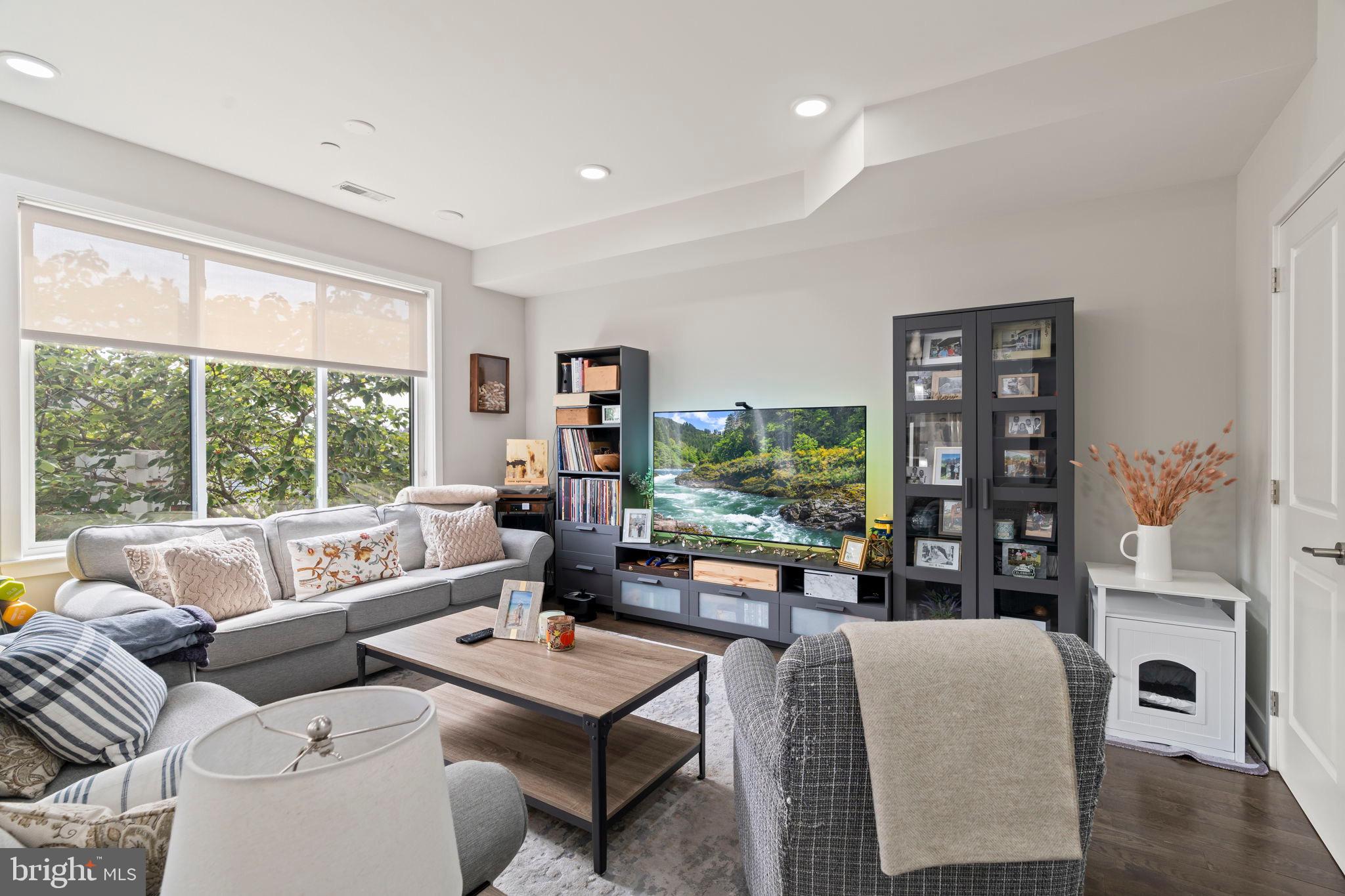 GRADUATE HOSPITAL - Residential