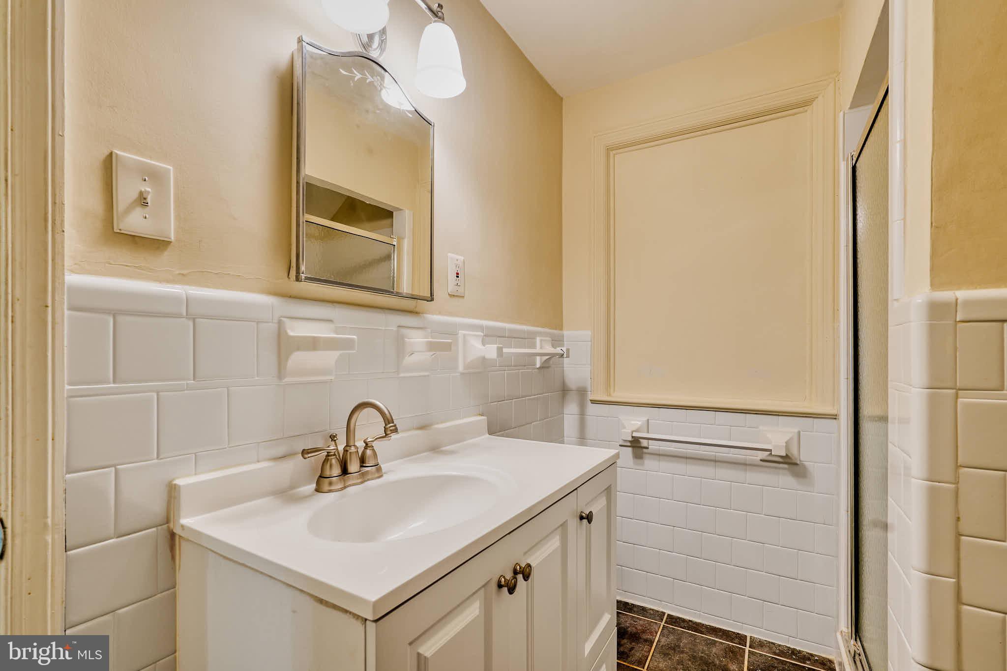 GROVETON HEIGHTS - Residential