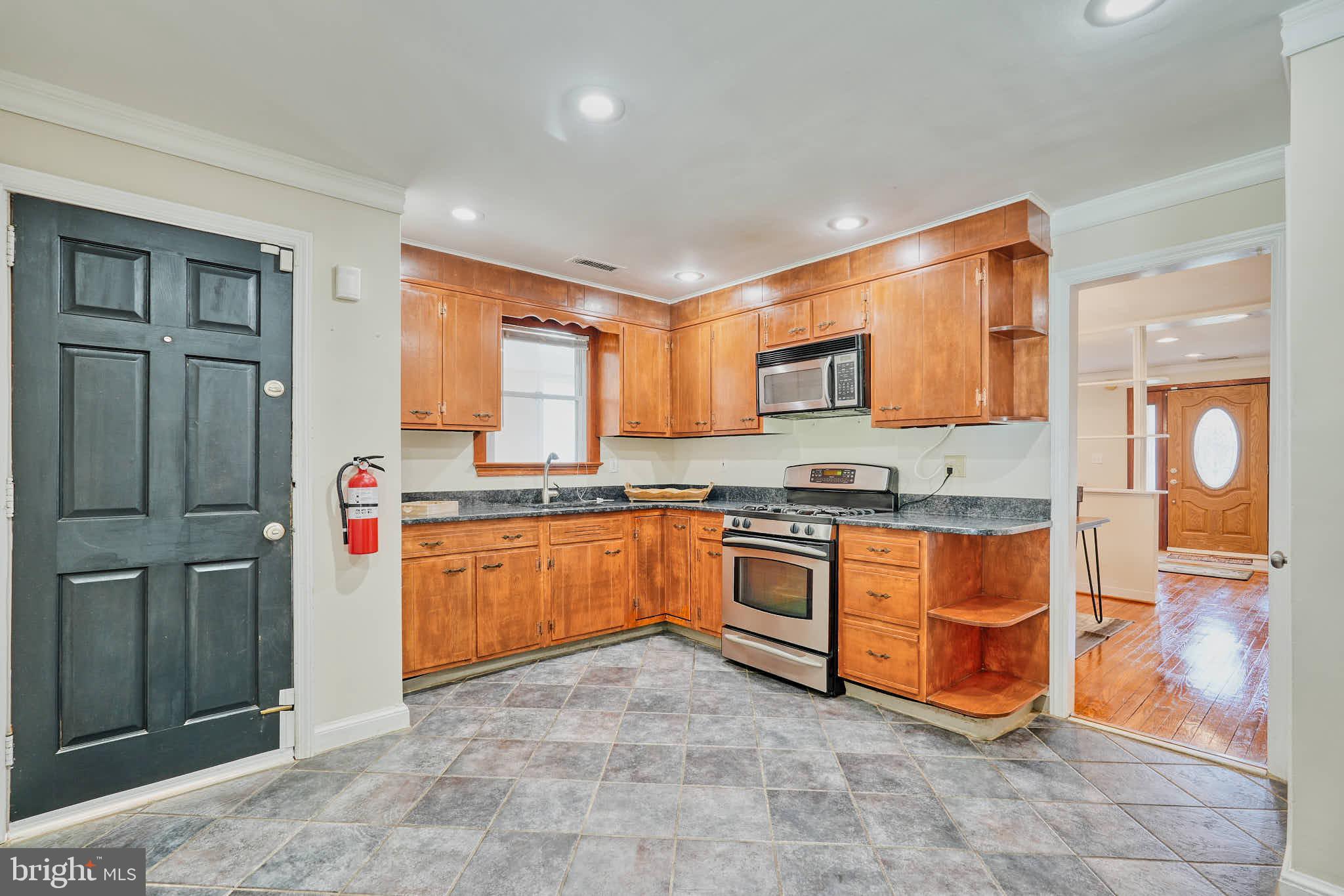 GROVETON HEIGHTS - Residential