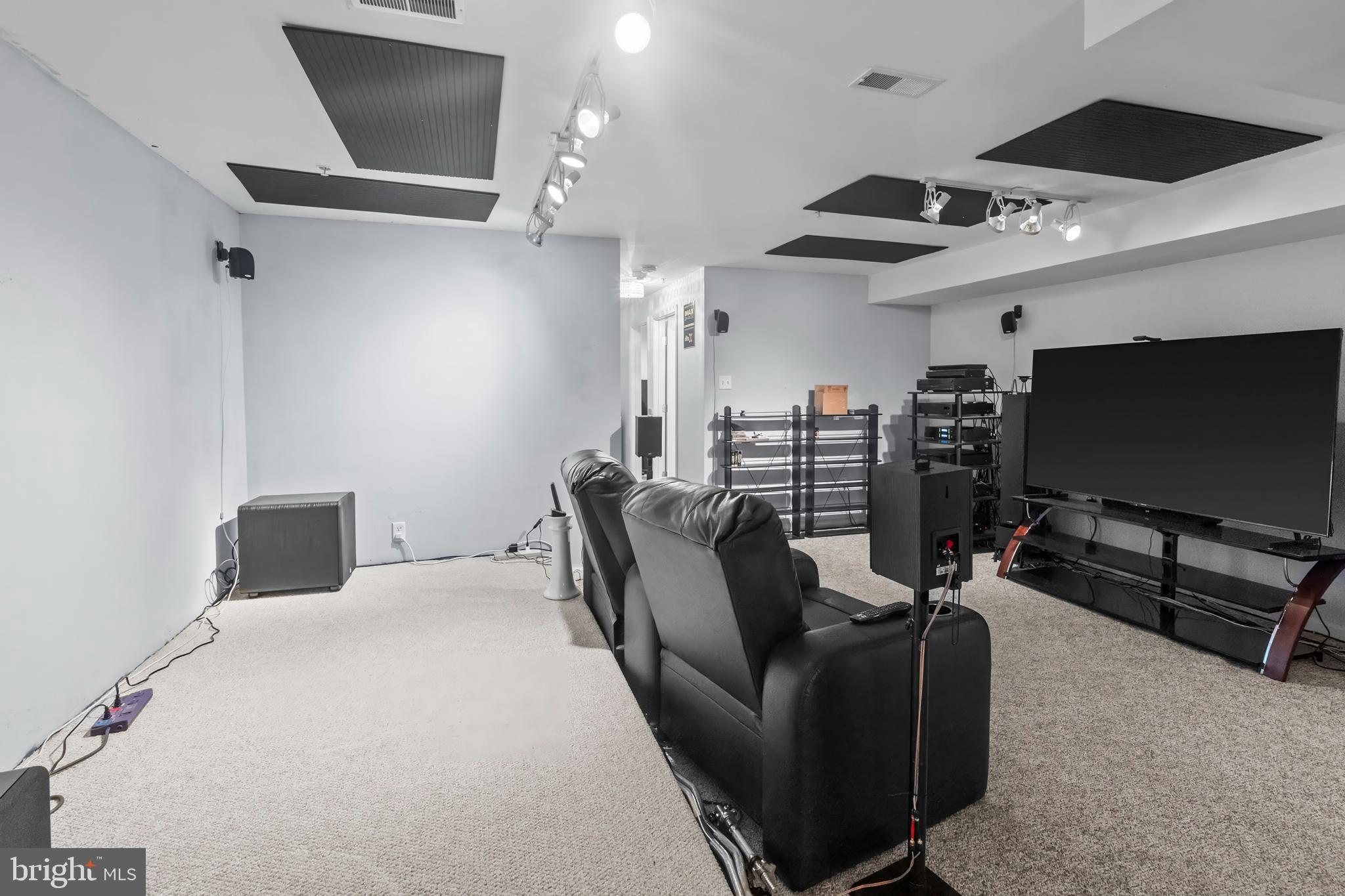 WINTERS RUN MANOR - Residential