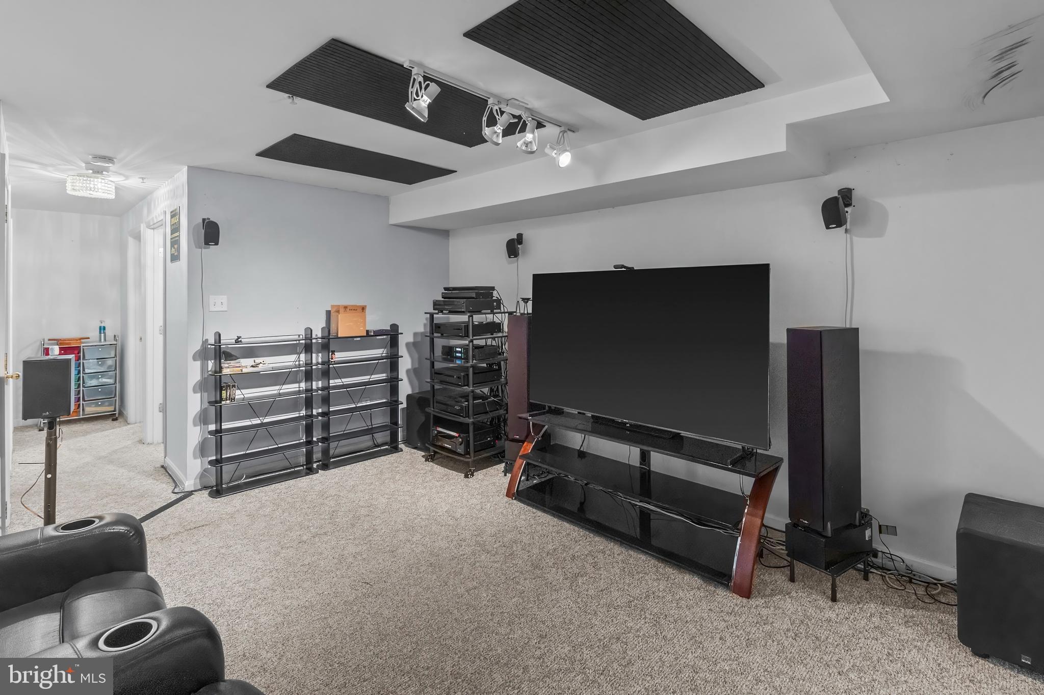 WINTERS RUN MANOR - Residential