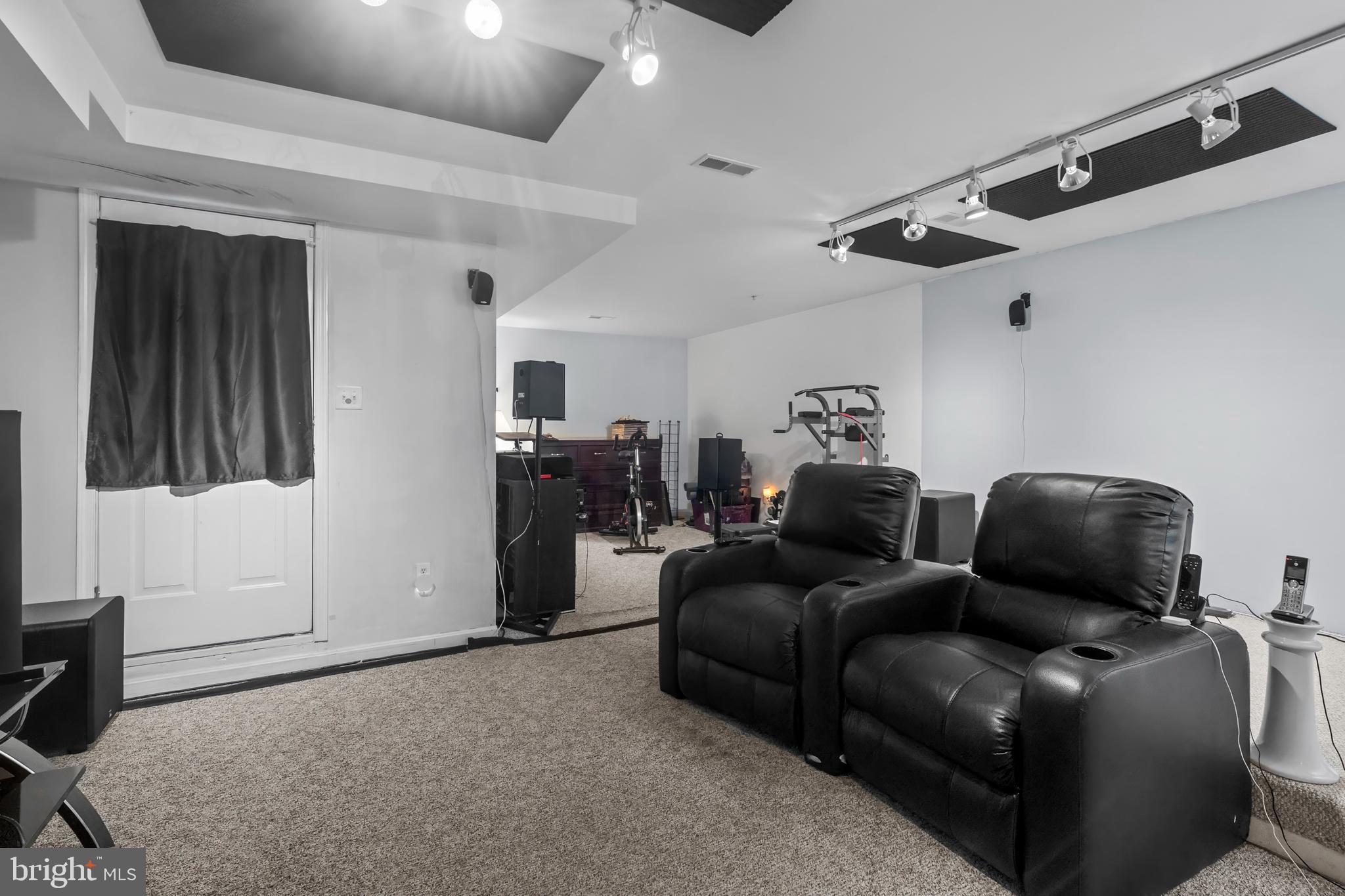 WINTERS RUN MANOR - Residential