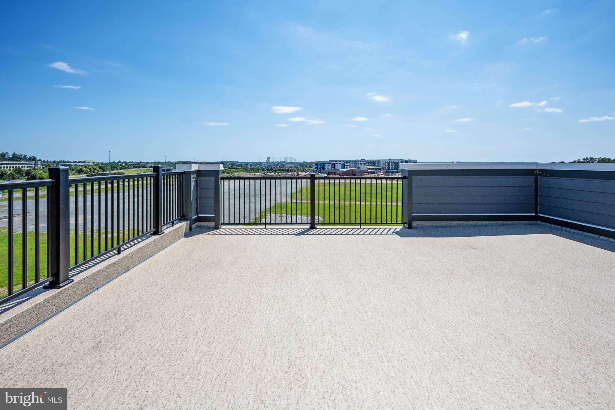 ONE LOUDOUN - Residential