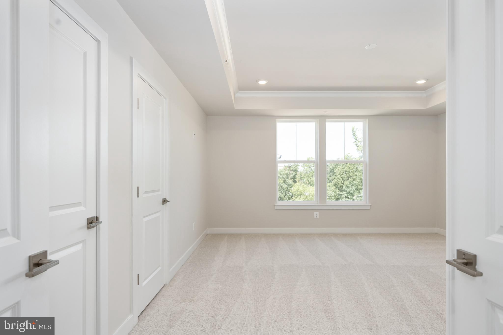 ONE LOUDOUN - Residential