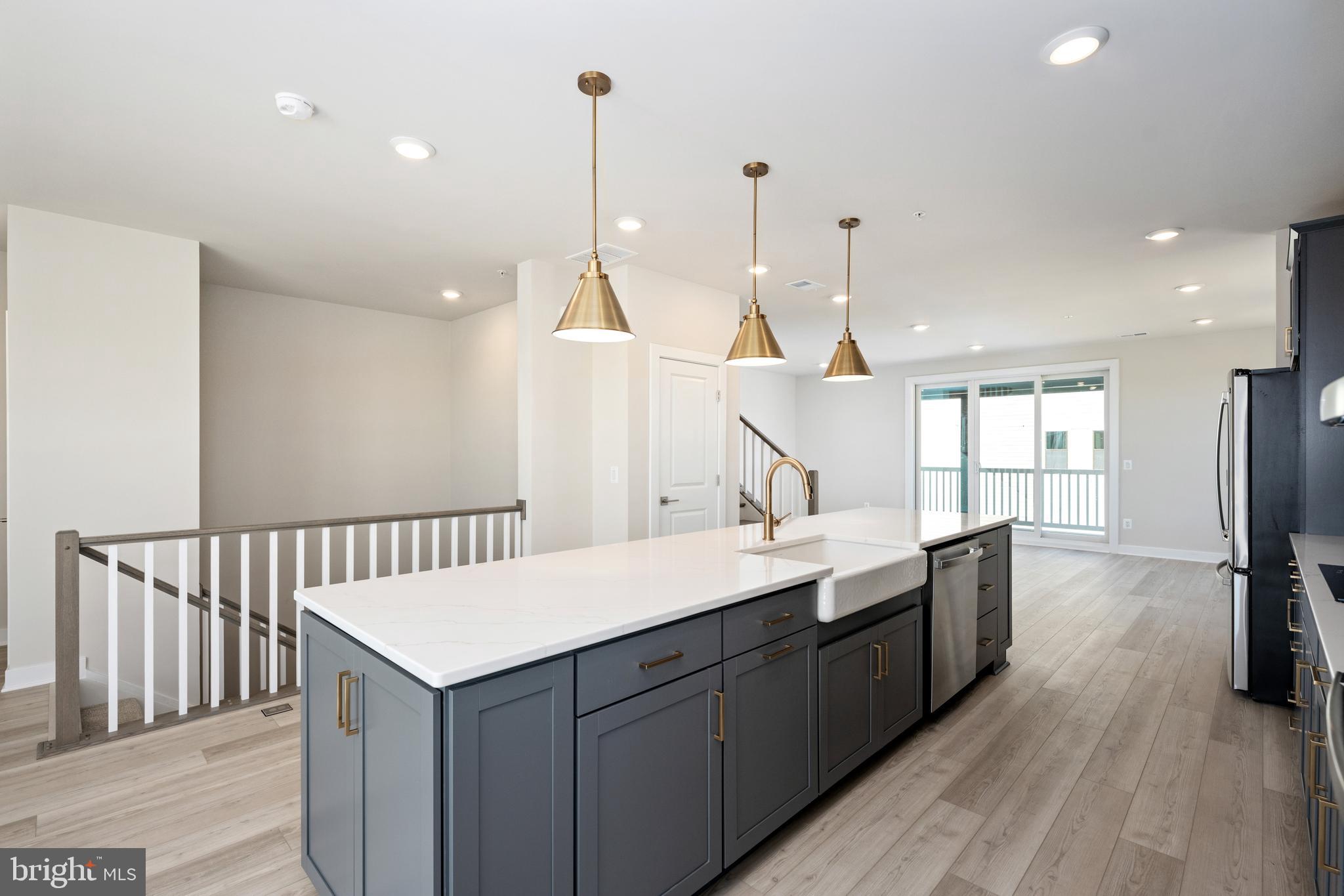 ONE LOUDOUN - Residential