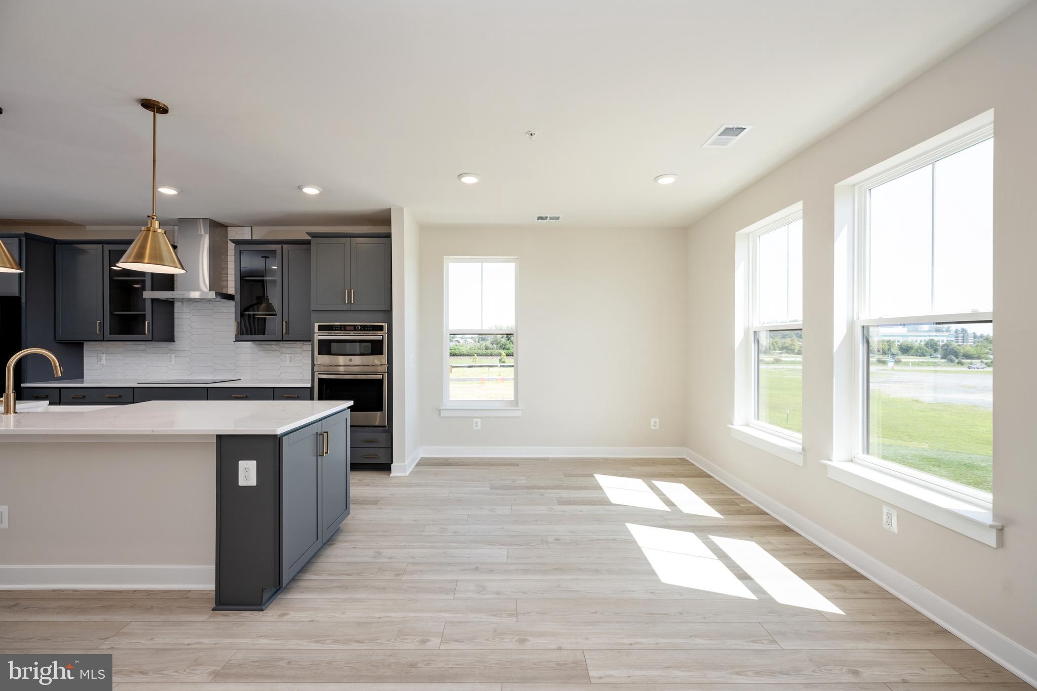 ONE LOUDOUN - Residential