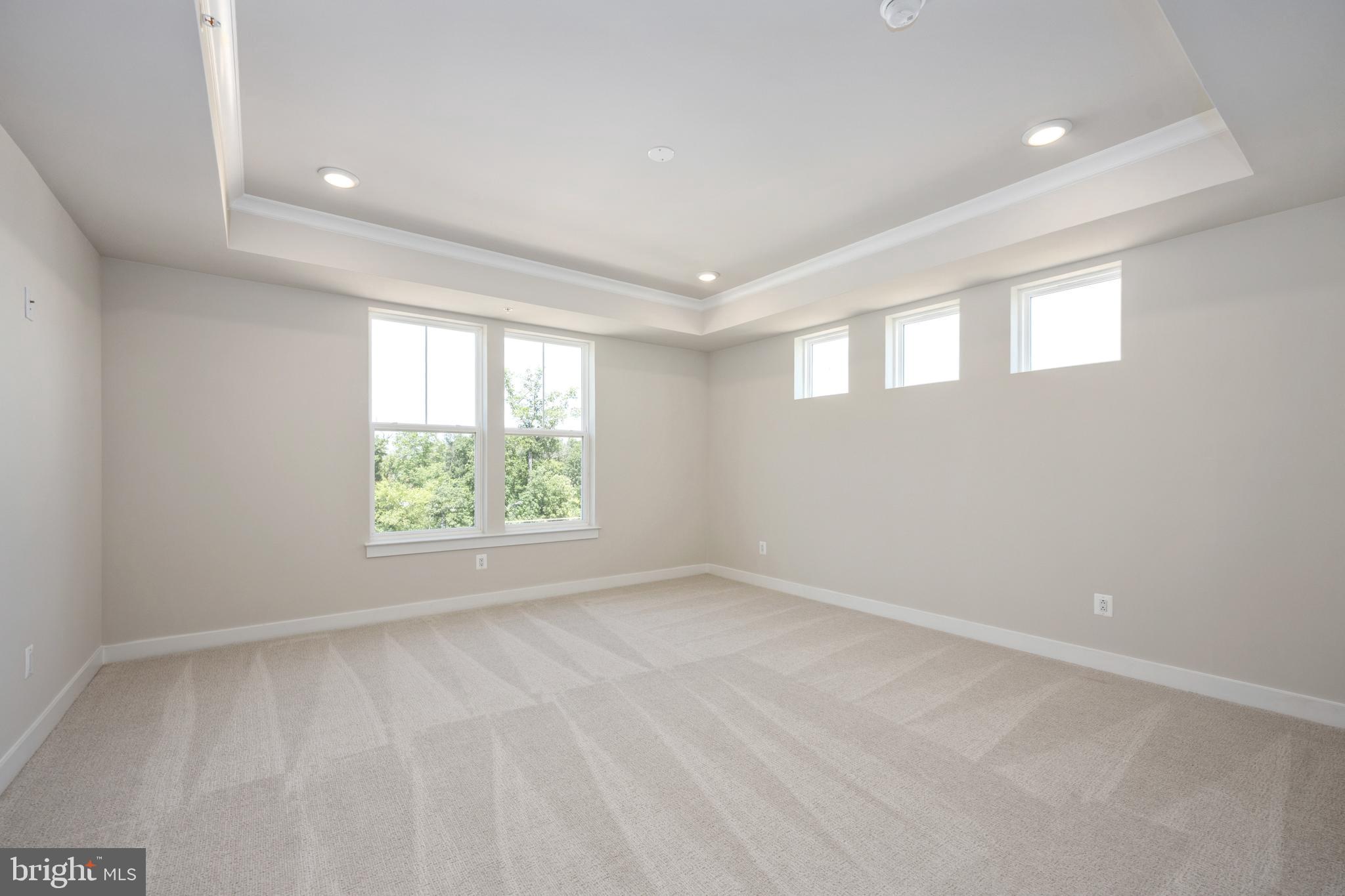 ONE LOUDOUN - Residential