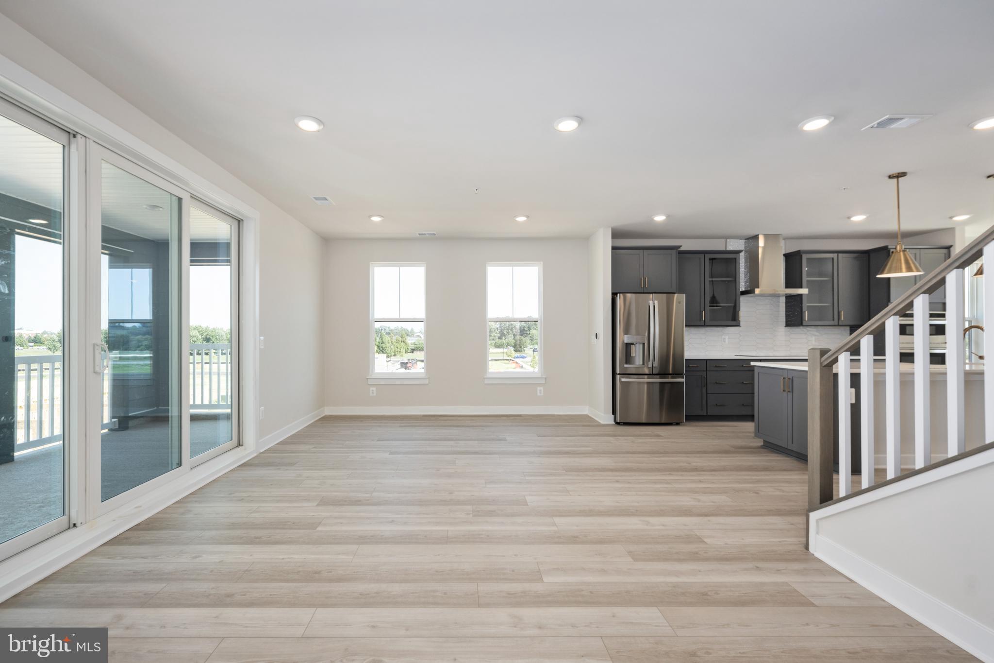 ONE LOUDOUN - Residential