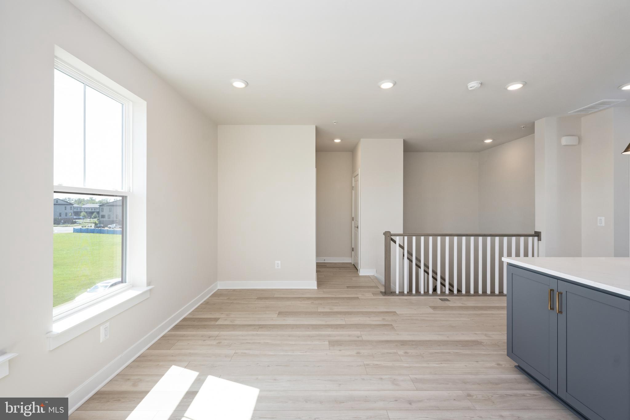 ONE LOUDOUN - Residential