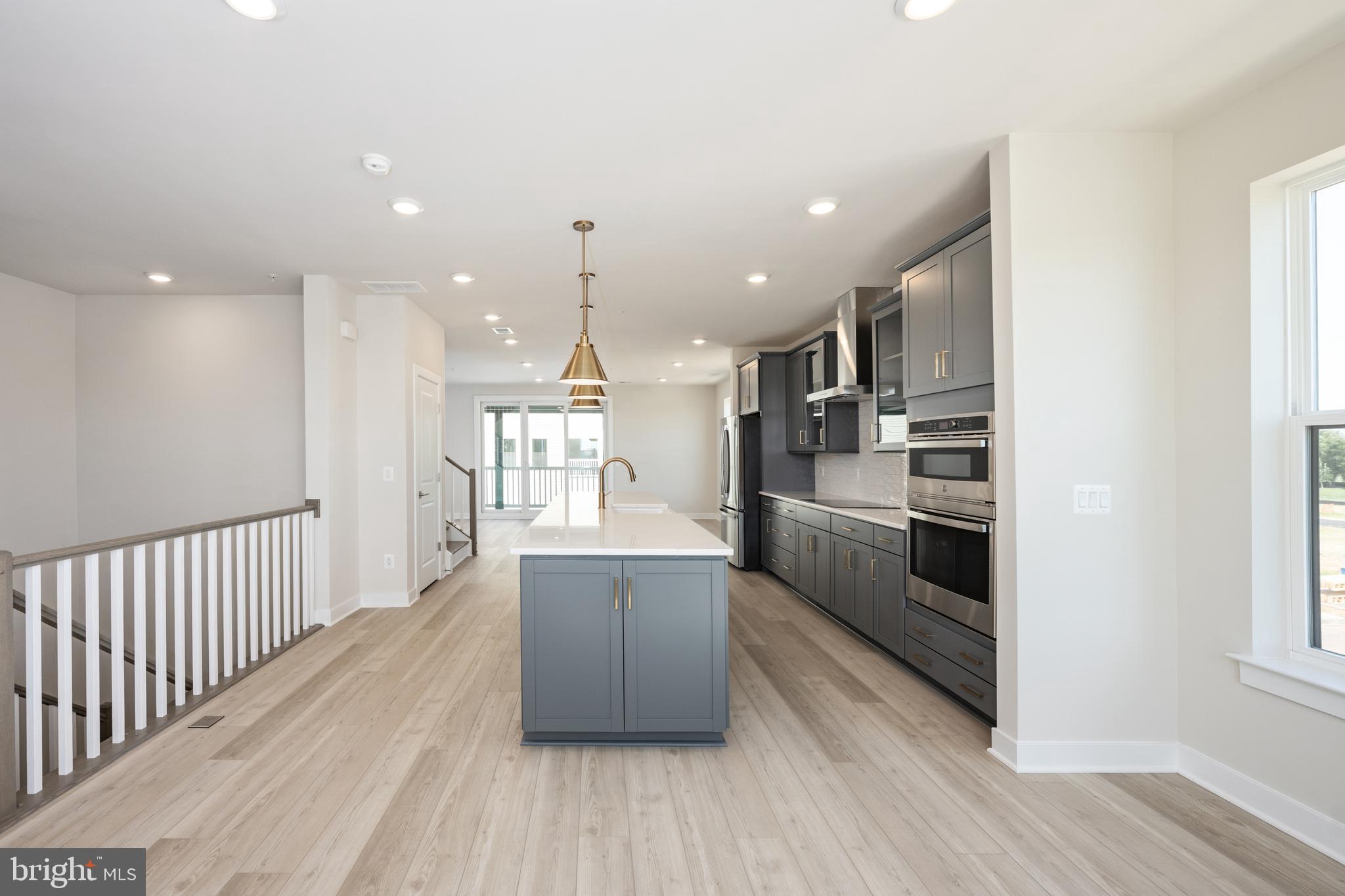 ONE LOUDOUN - Residential