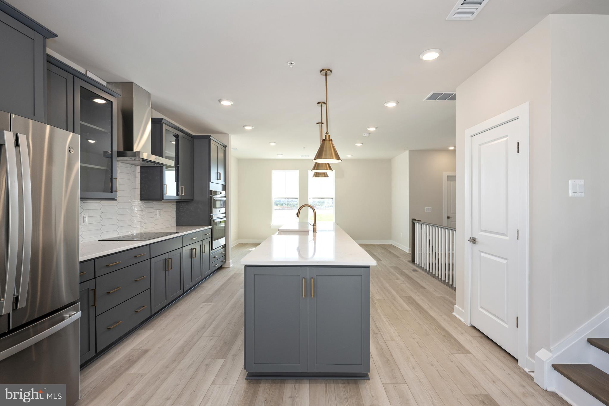 ONE LOUDOUN - Residential