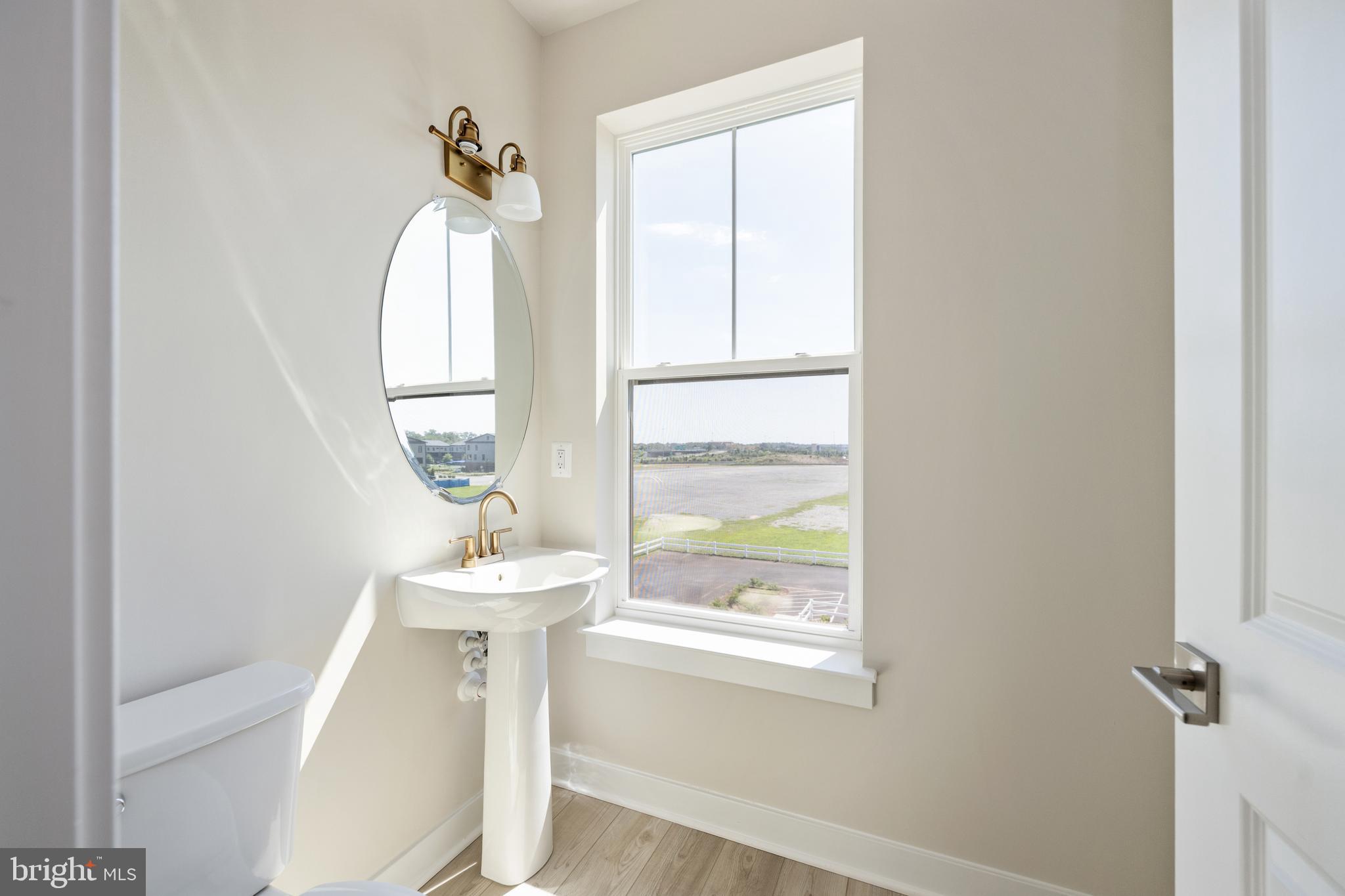 ONE LOUDOUN - Residential