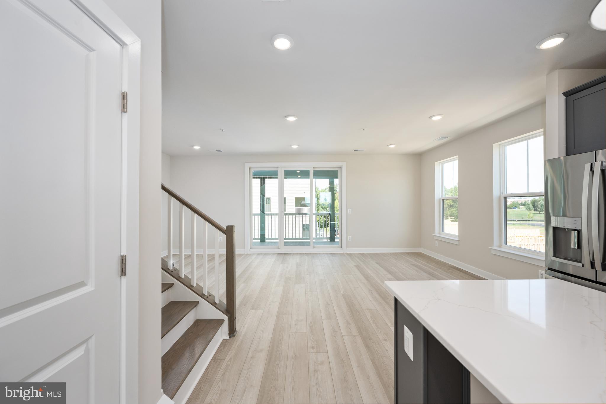 ONE LOUDOUN - Residential