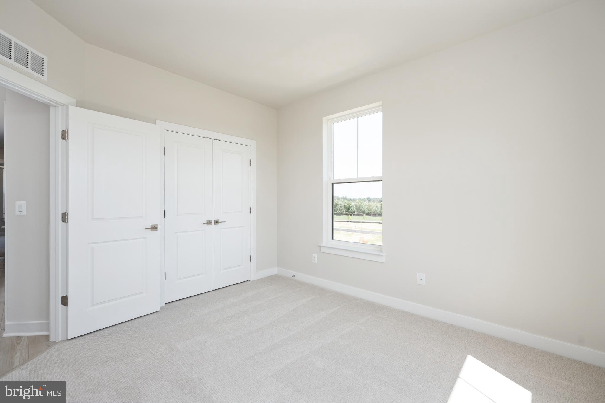 ONE LOUDOUN - Residential