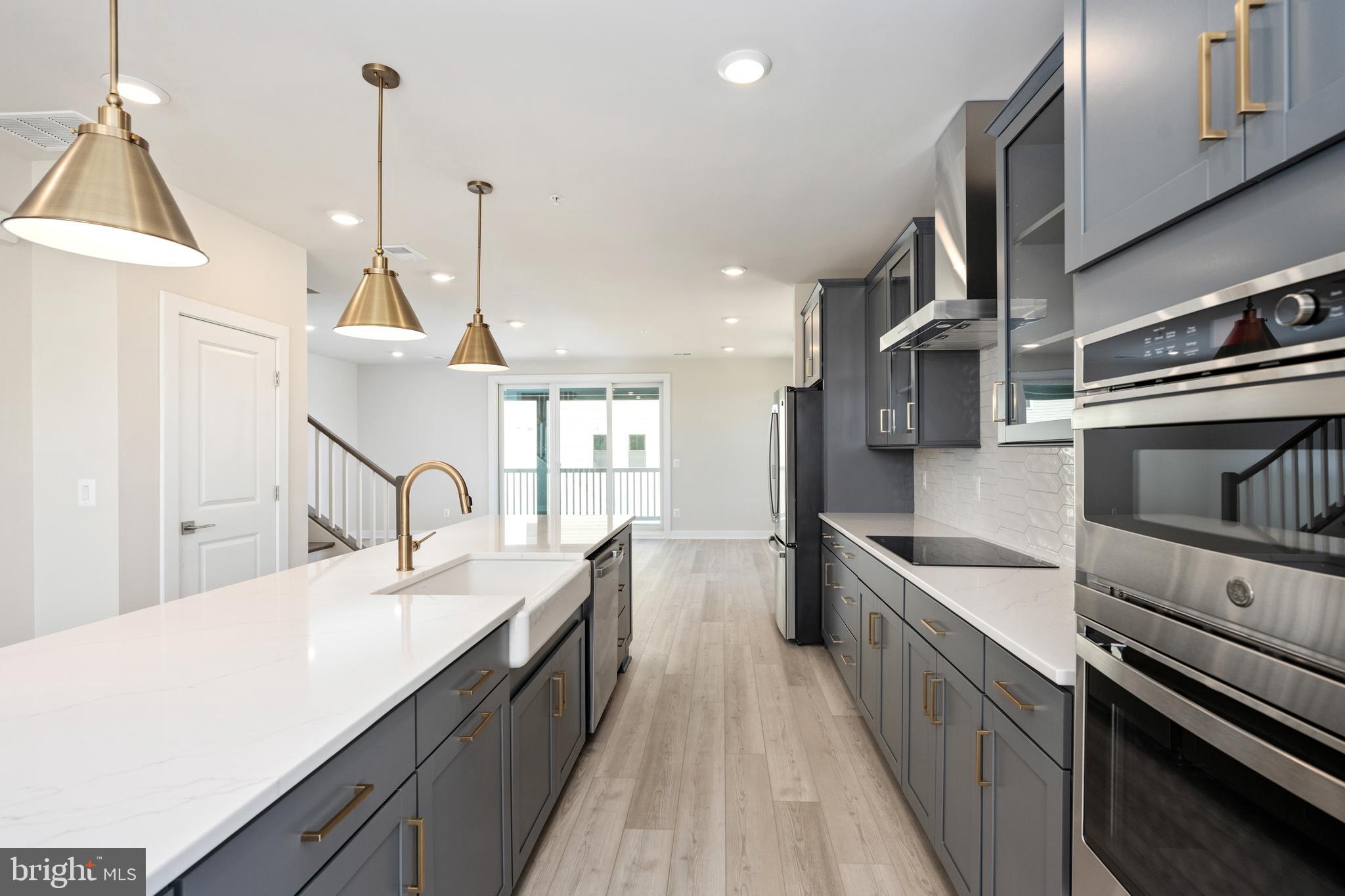 ONE LOUDOUN - Residential