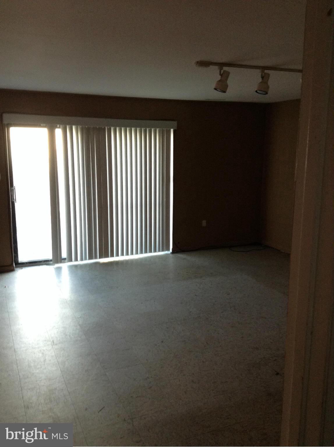 QUEEN ANNE VILLAGE - Residential