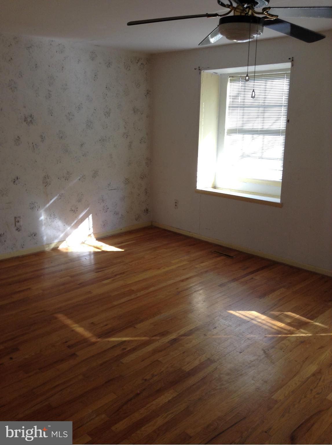 QUEEN ANNE VILLAGE - Residential