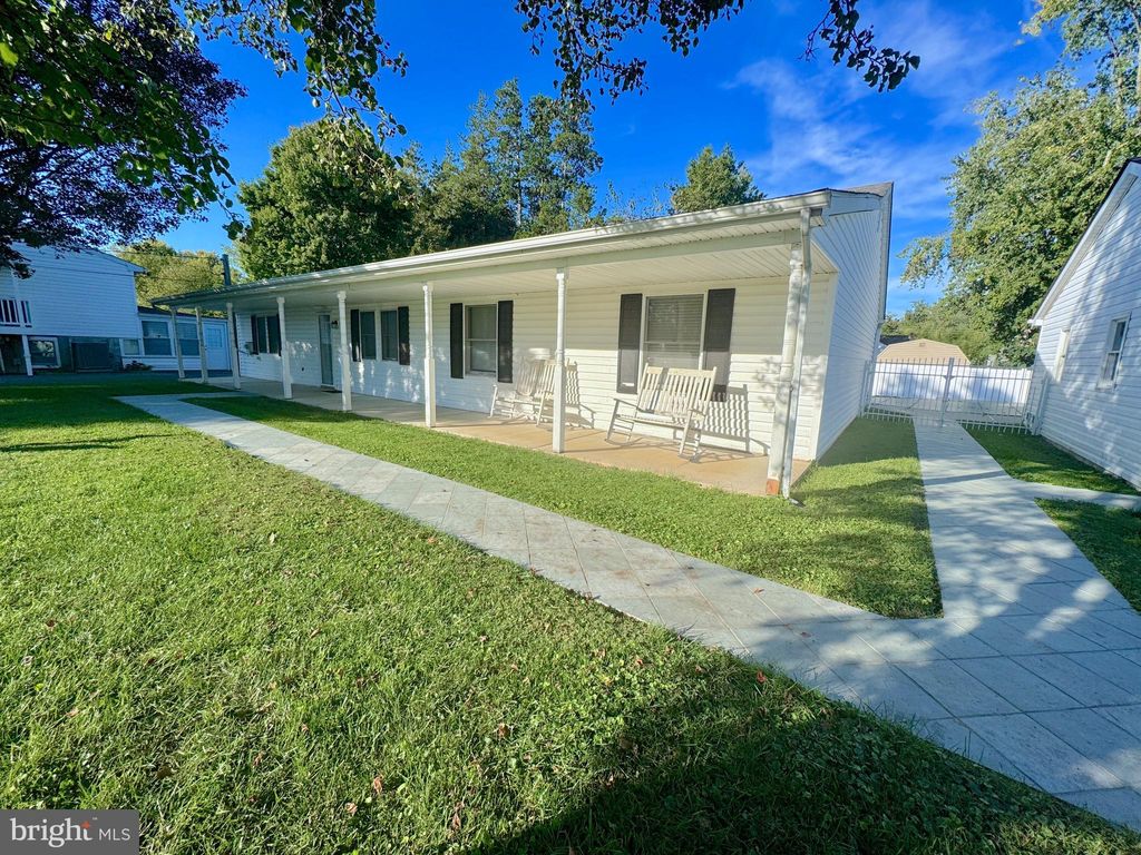 Photo of 6820 Harewood Park Drive, BALTIMORE, MD 21220 (MLS # MDBC2142330)