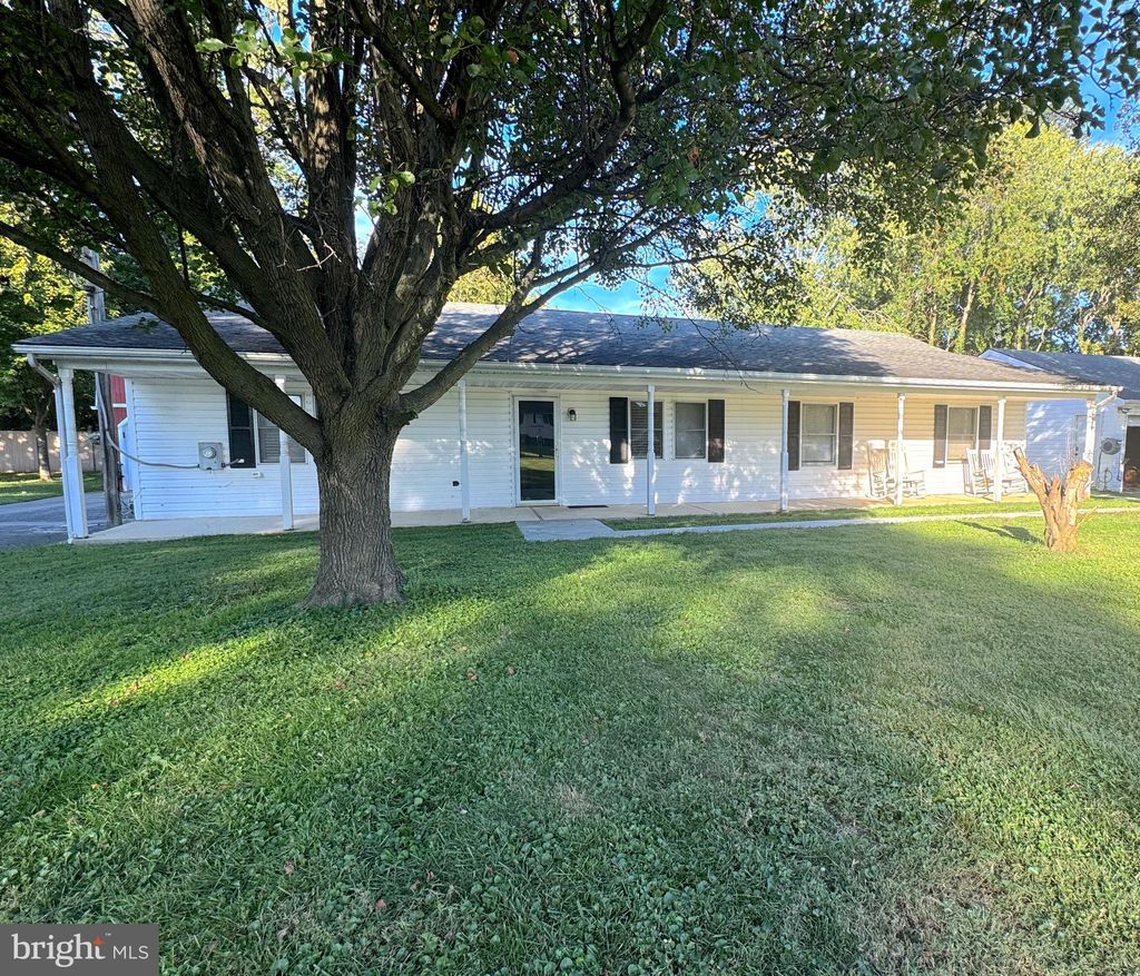 Photo of 6820 Harewood Park Drive, BALTIMORE, MD 21220 (MLS # MDBC2142330)