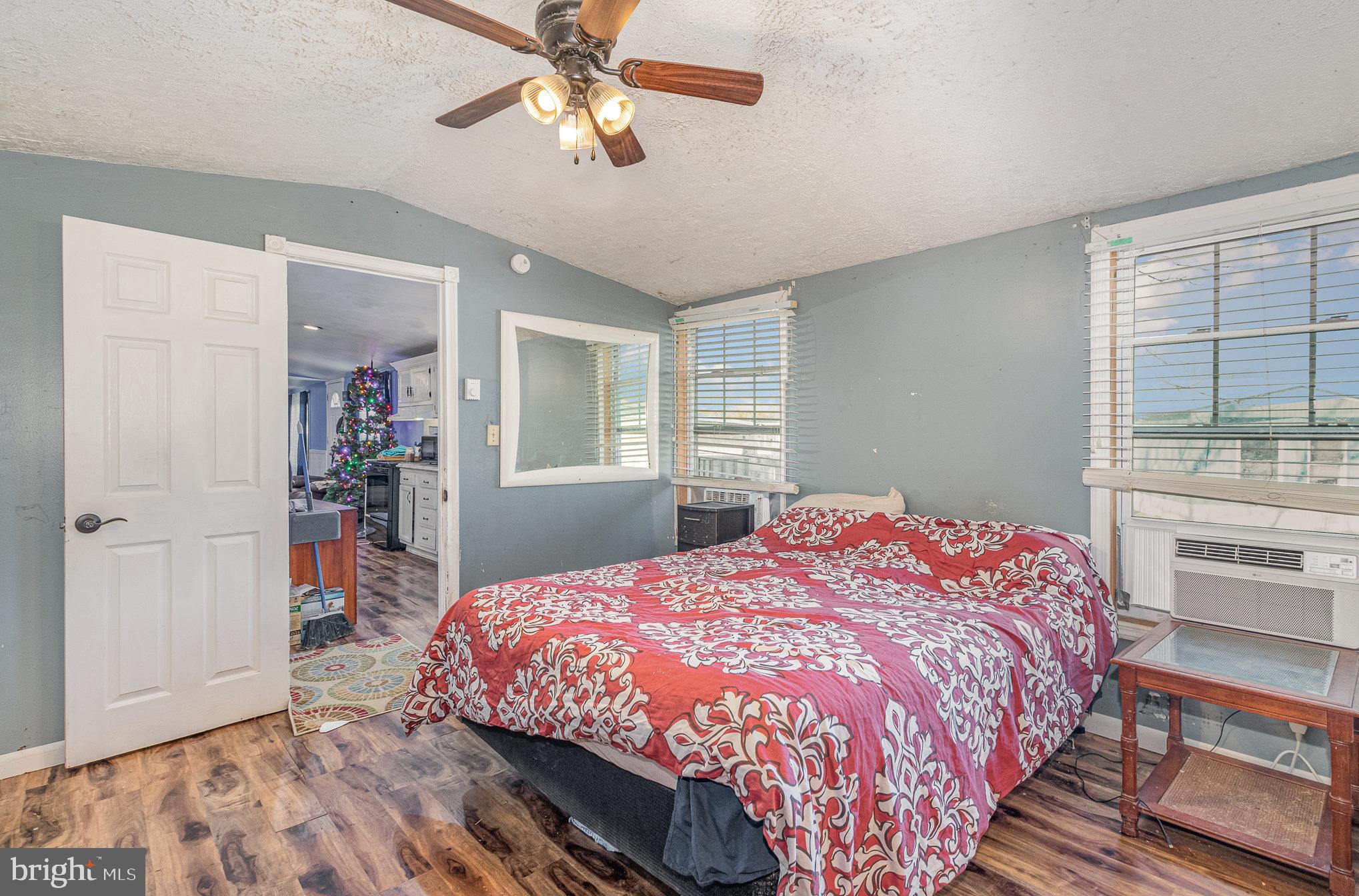 HARBORTON PLACE - Residential