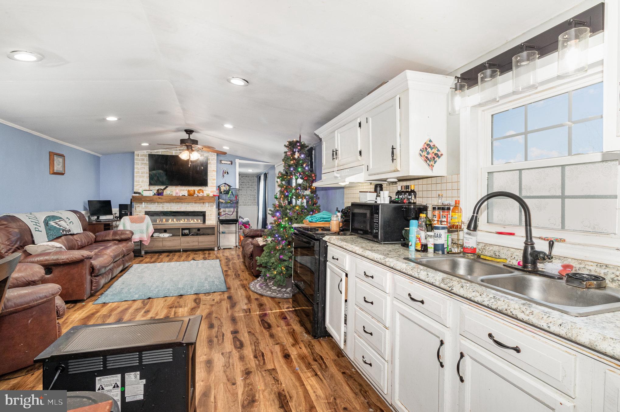 HARBORTON PLACE - Residential