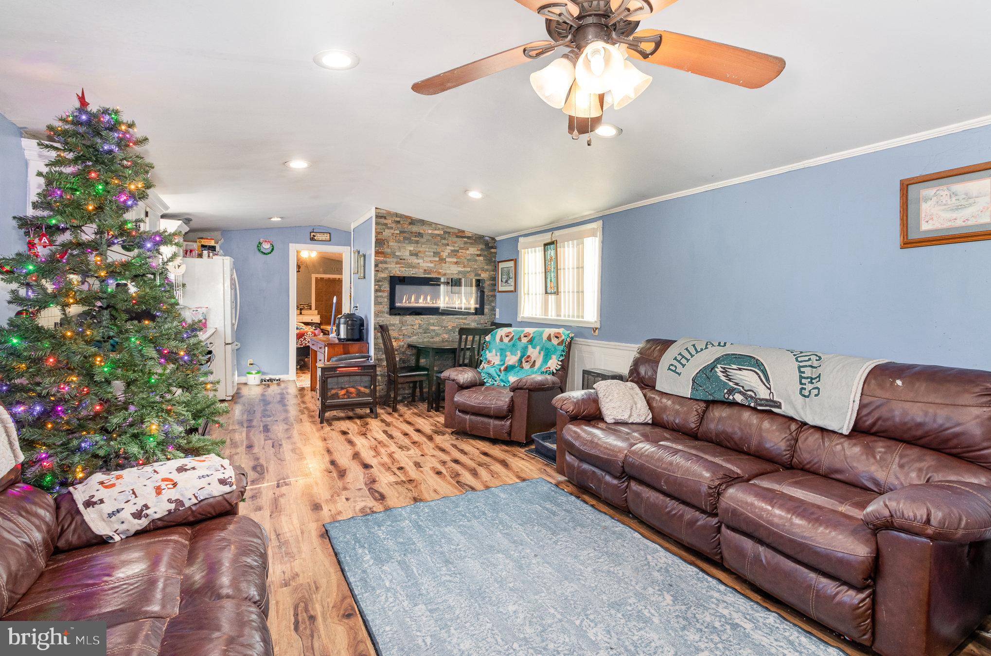 HARBORTON PLACE - Residential