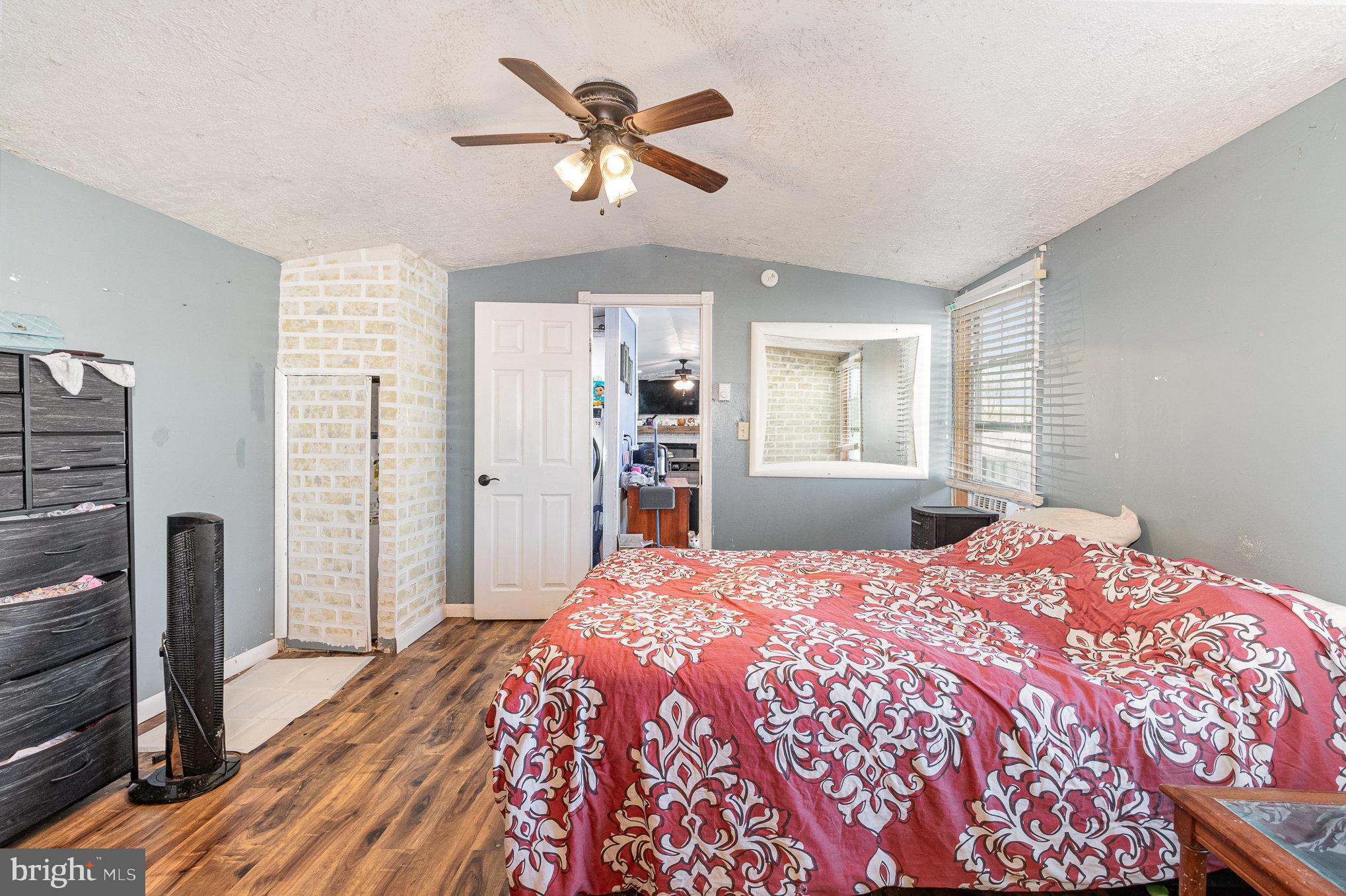 HARBORTON PLACE - Residential