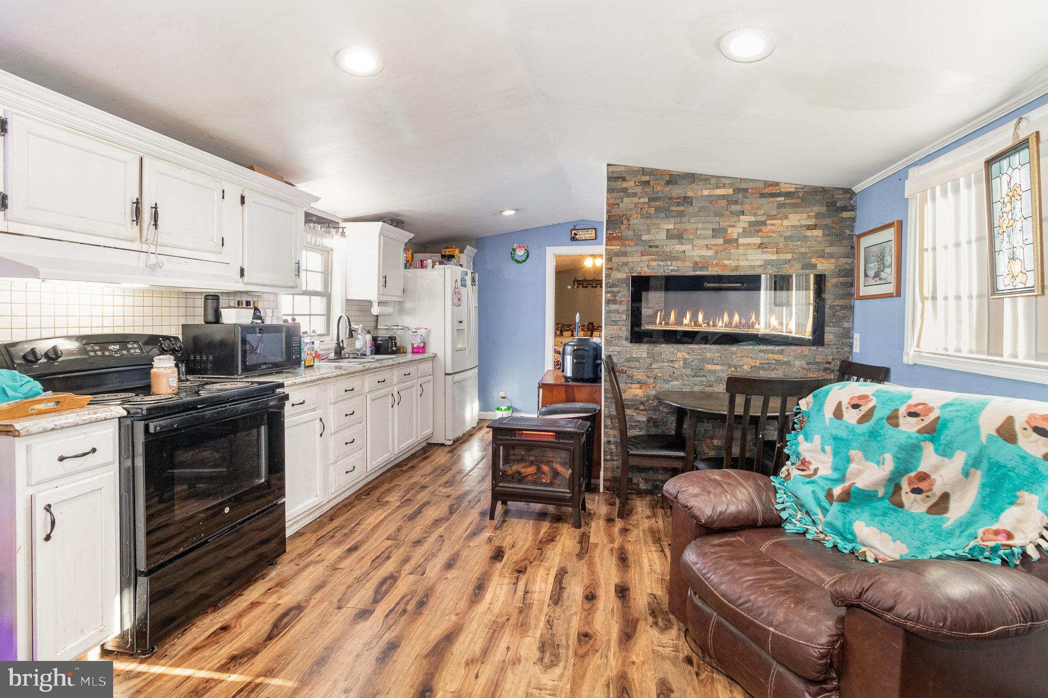 HARBORTON PLACE - Residential