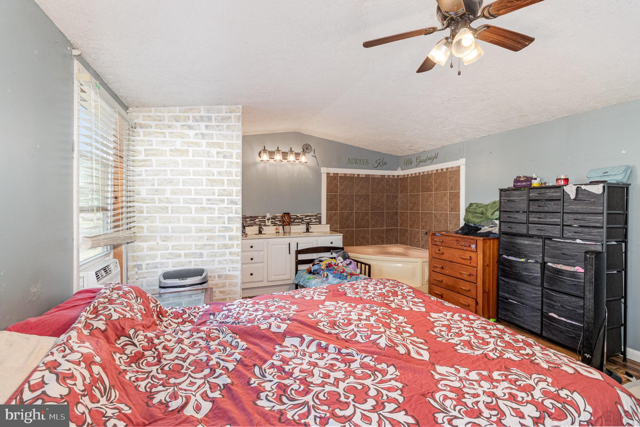 HARBORTON PLACE - Residential