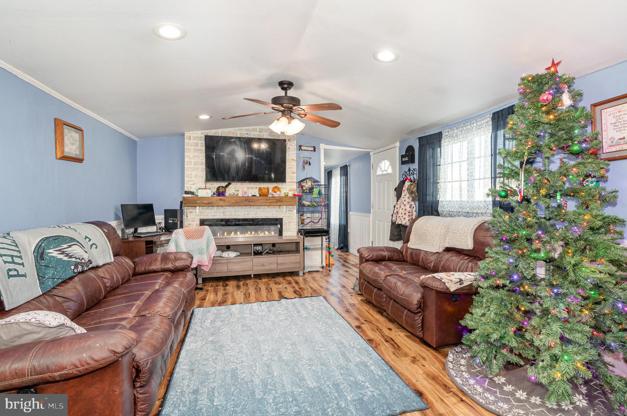 HARBORTON PLACE - Residential