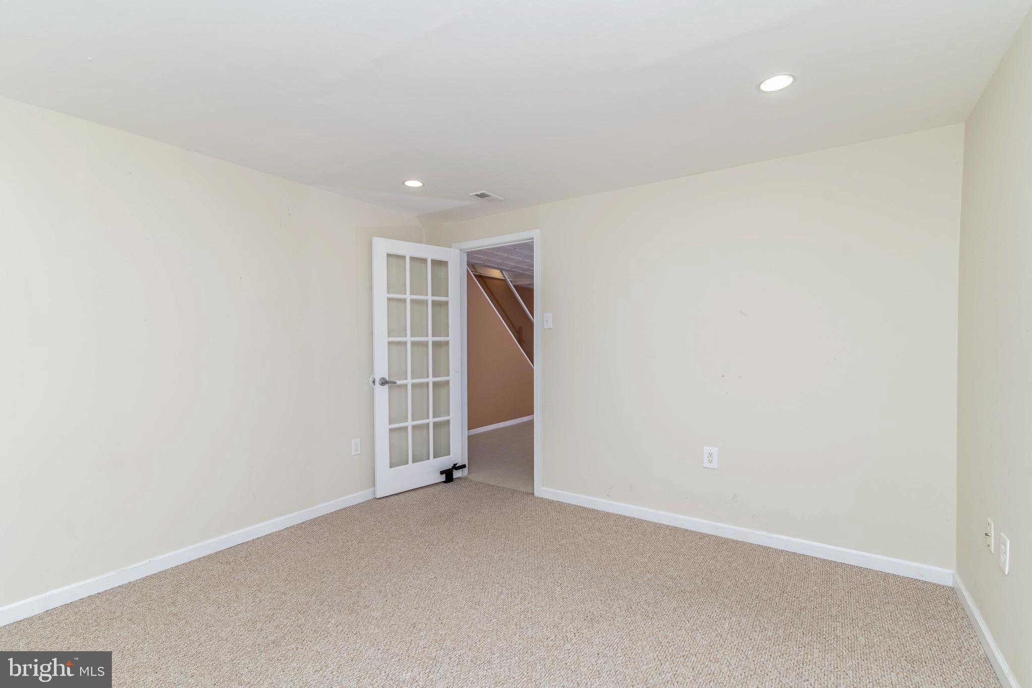 CANTERBURY WOODS - Residential